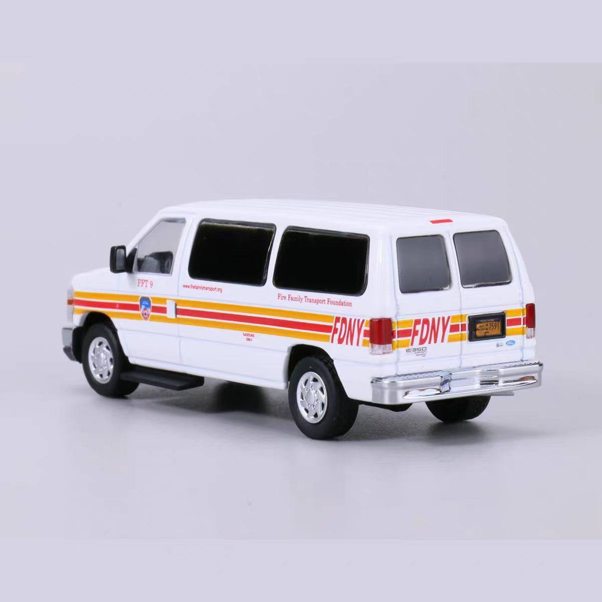 1:64 FOR Ford E350 FDNY New York Fire Department Ambulance Car Alloy Model Car