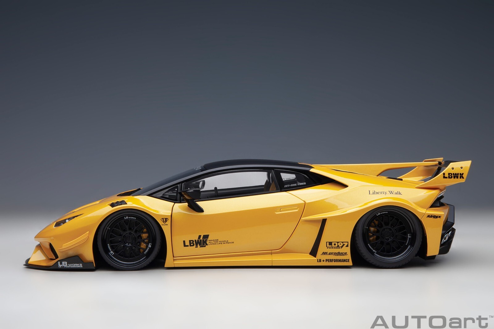 AUTOart LIBERTY WALK LB SILHOUSTTE LAMBORGHINI HURACAN GT 1/18 YELLOW 79127