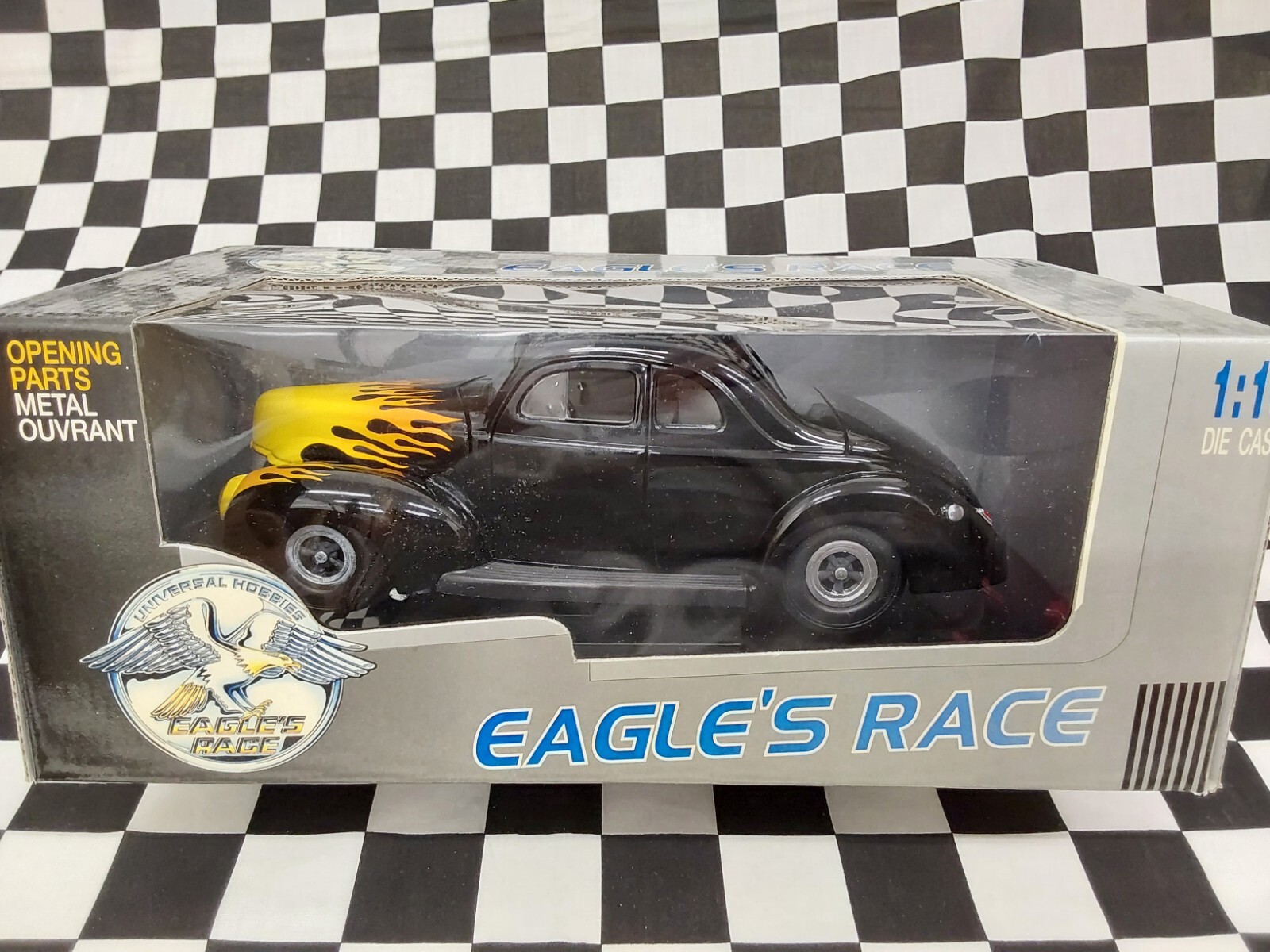 1940 Ford Deluxe Hot Rod Coupe Flathead V-8 Tri-Power Eagle’s Race 1/18 scale