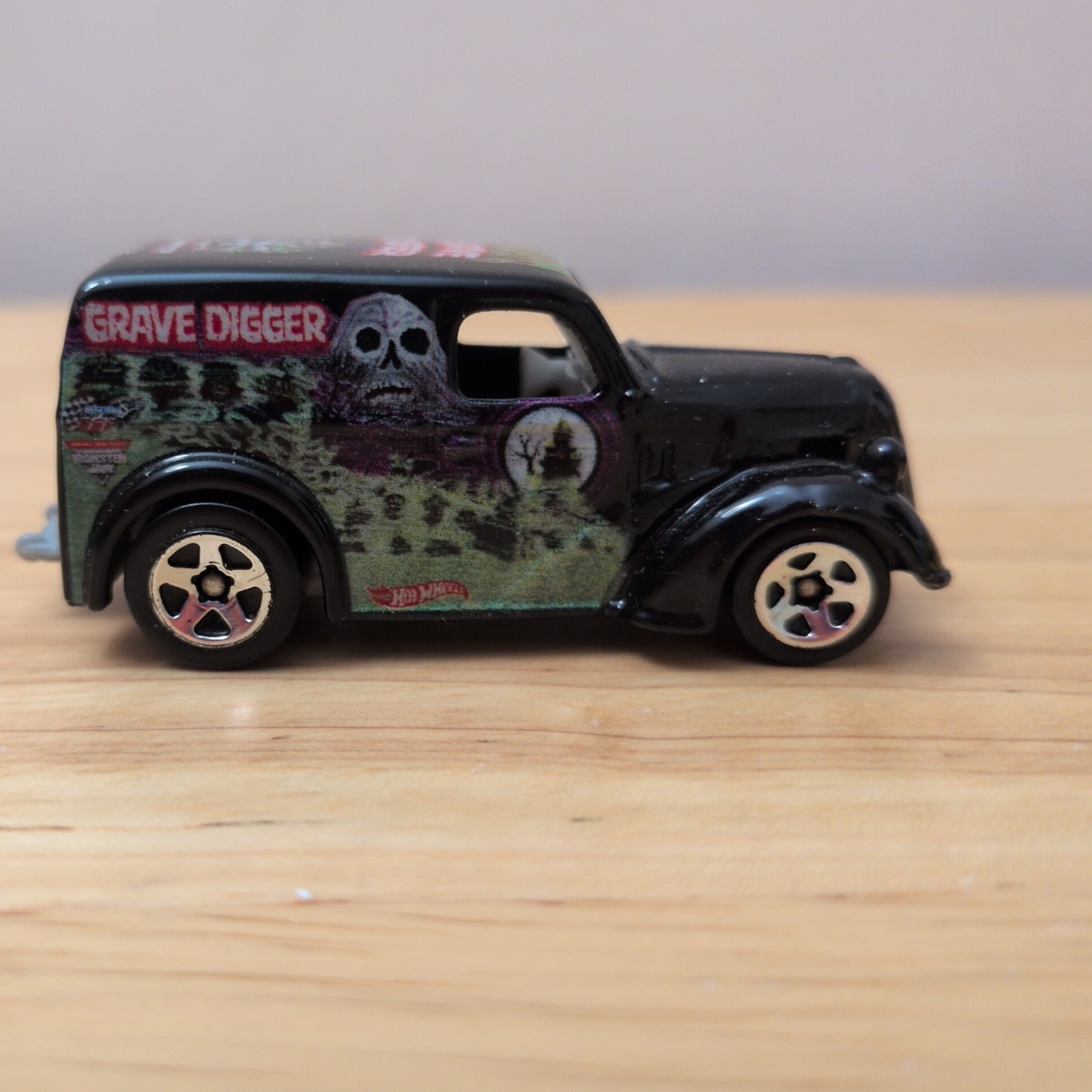 Hot Wheels Grave Digger 1999 Mattel Car