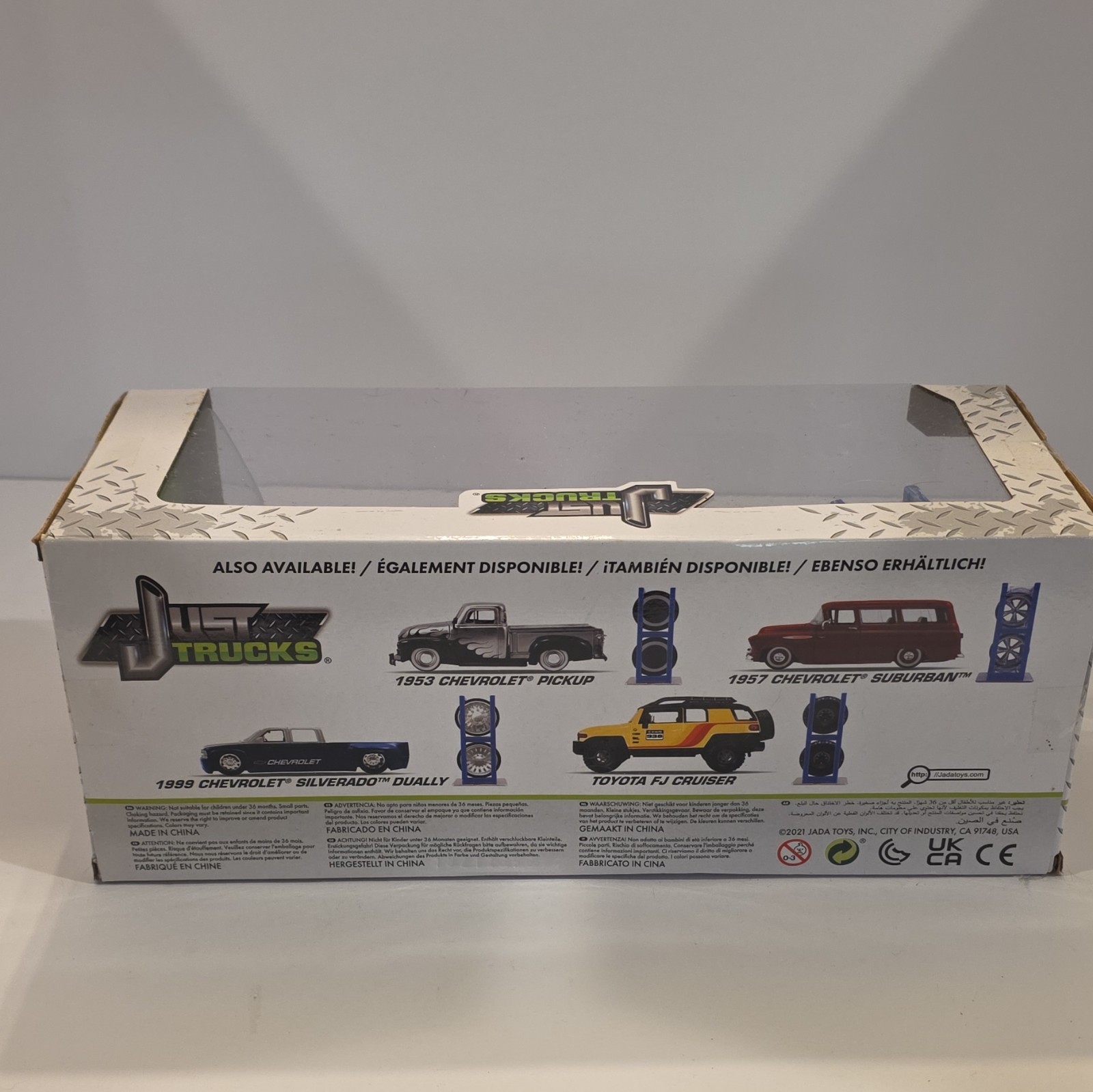 Jada Toys Just Trucks 1:24 1957 Chevrolet Suburban Diecast Red Unopened Box