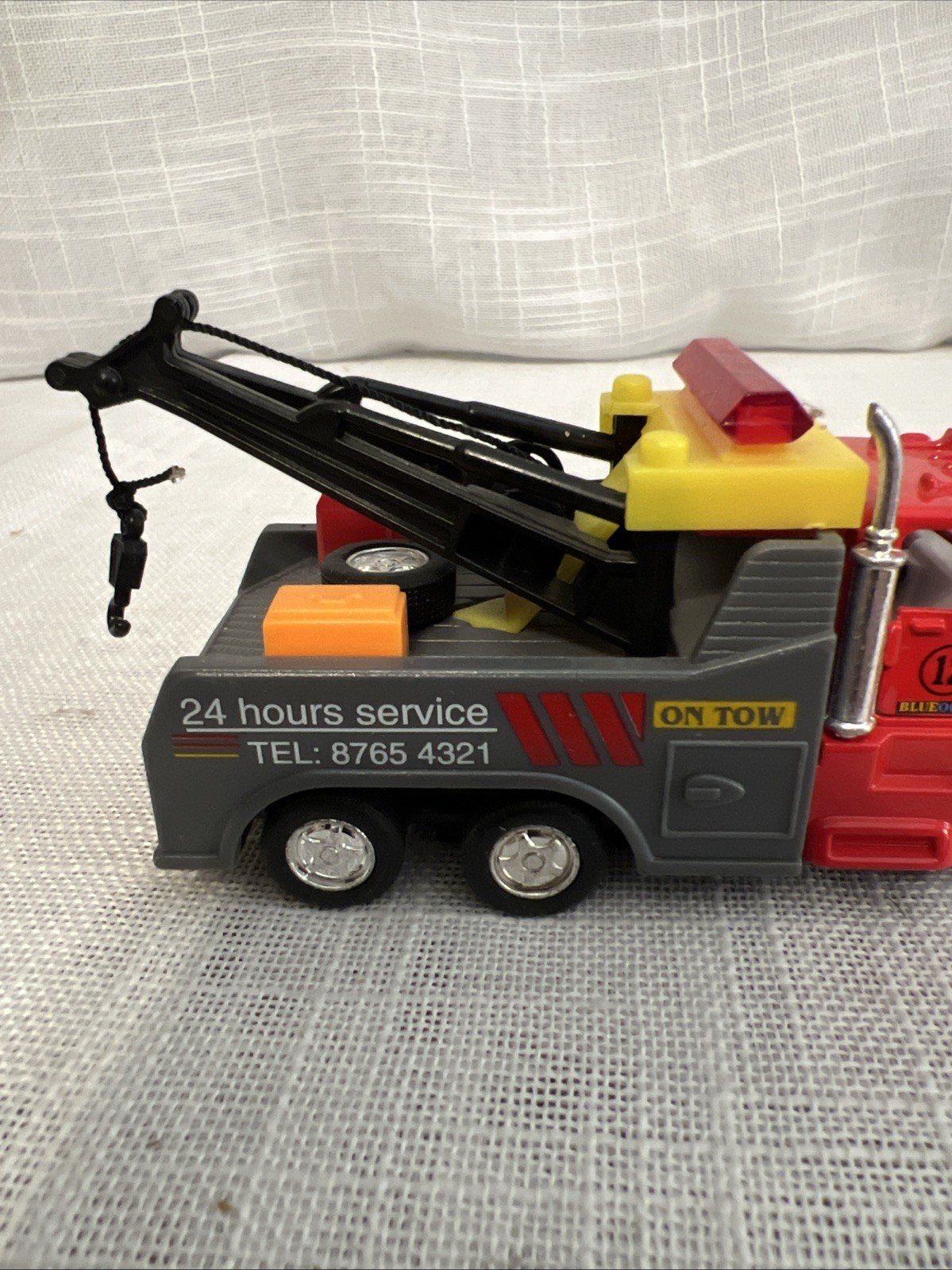 Kintoy Kenworth King Engine Tow Wrecker Truck 4.75″ Friction Car Works. B15