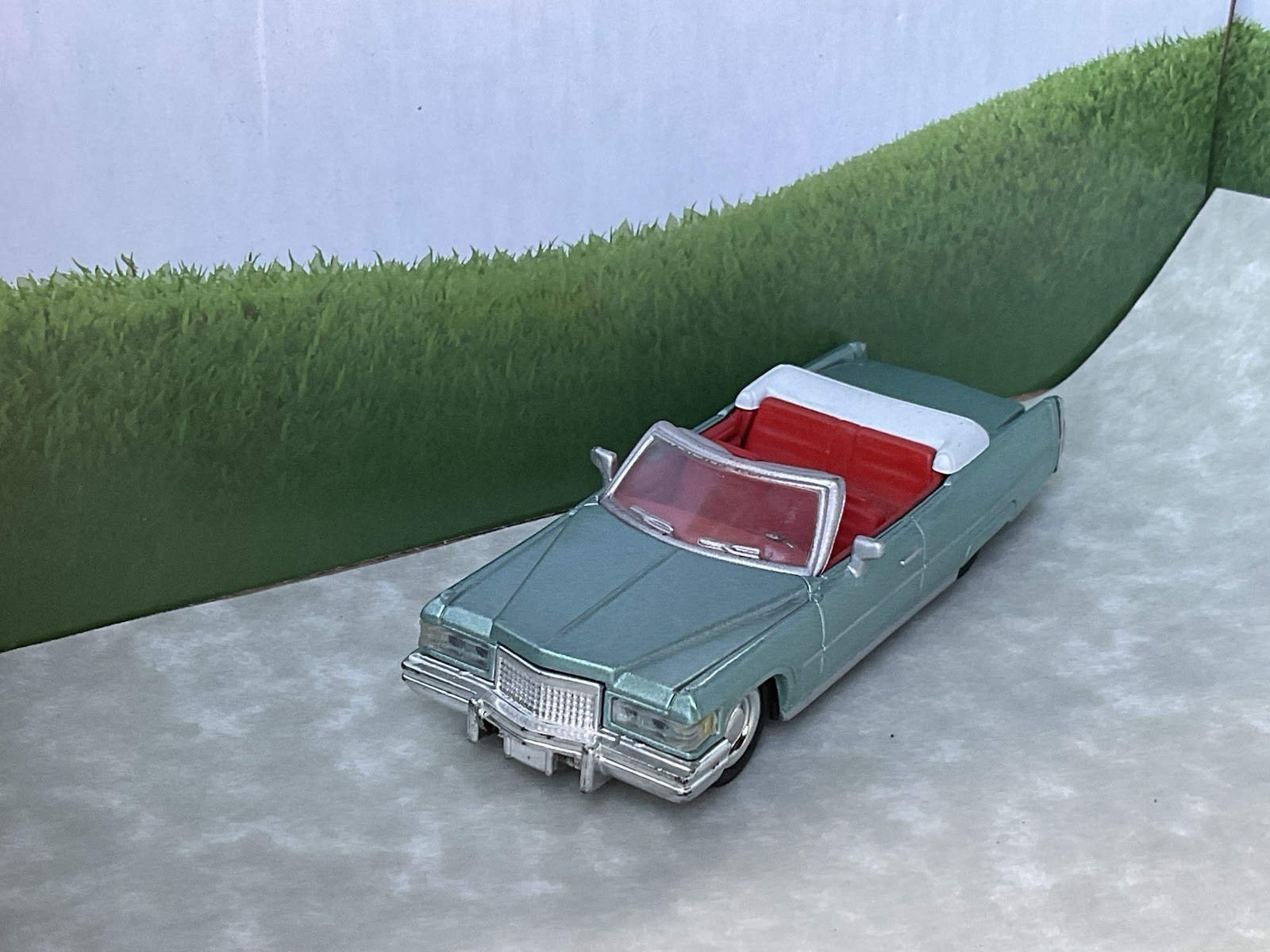 New Ray 1976 CADILLAC Coupe DeVille Convertible CADDY 1:43