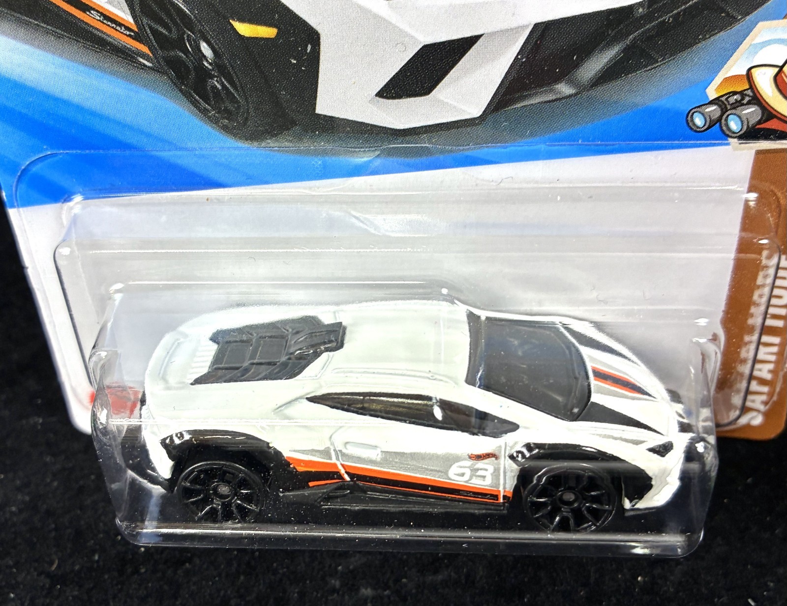 LAMBORGHINI HURACAN STERRATO Orange, 1st Ed. & White 2025 Hot Wheels Exotic 2pcs