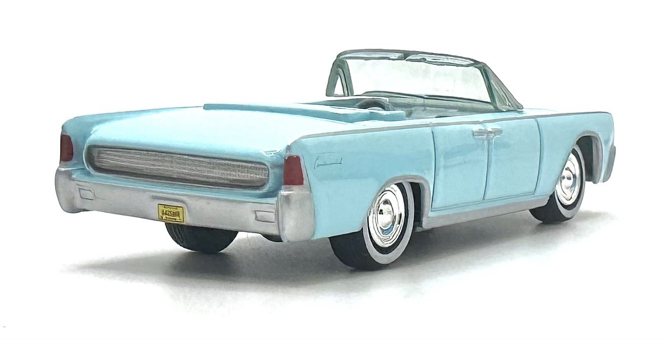 1961 Lincoln Continental 430 7L V8 – Blue Haze Enamel – 1:64 Scale