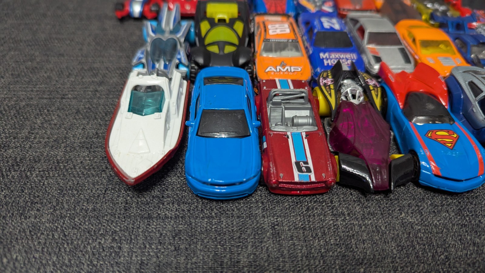 Hot Wheels / Matchbox /Other Loose Cars And Other Vehicles Lot Of 29