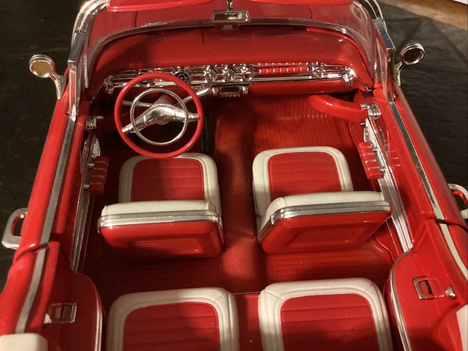 Road Signature 1958 Pontiac Bonneville Convertible 1:18 Diecast Red No Box