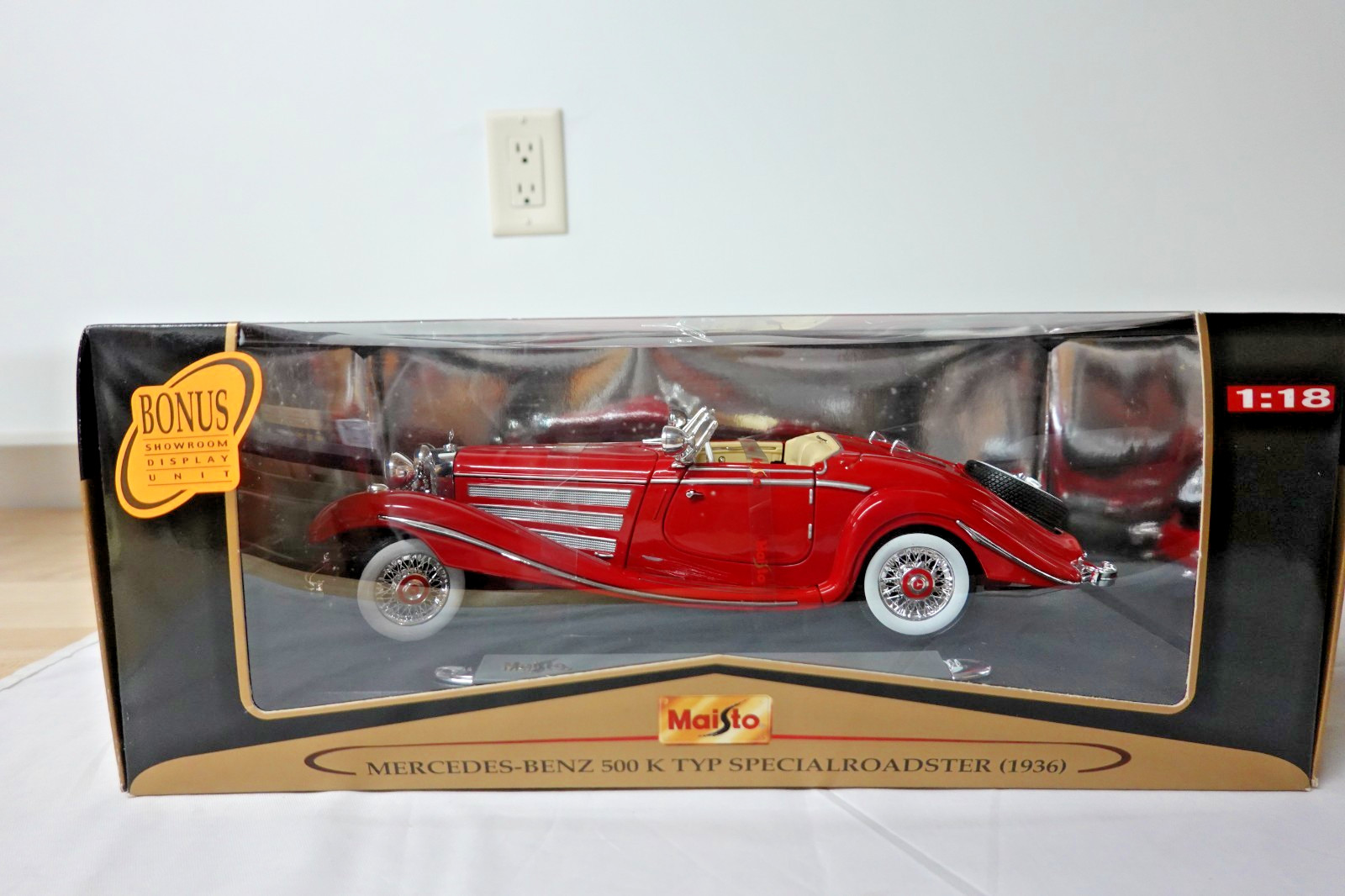 Maisto 36862 Red 1936 Mercedes Benz 500 K TYP Special Roadster 1:18 Scale