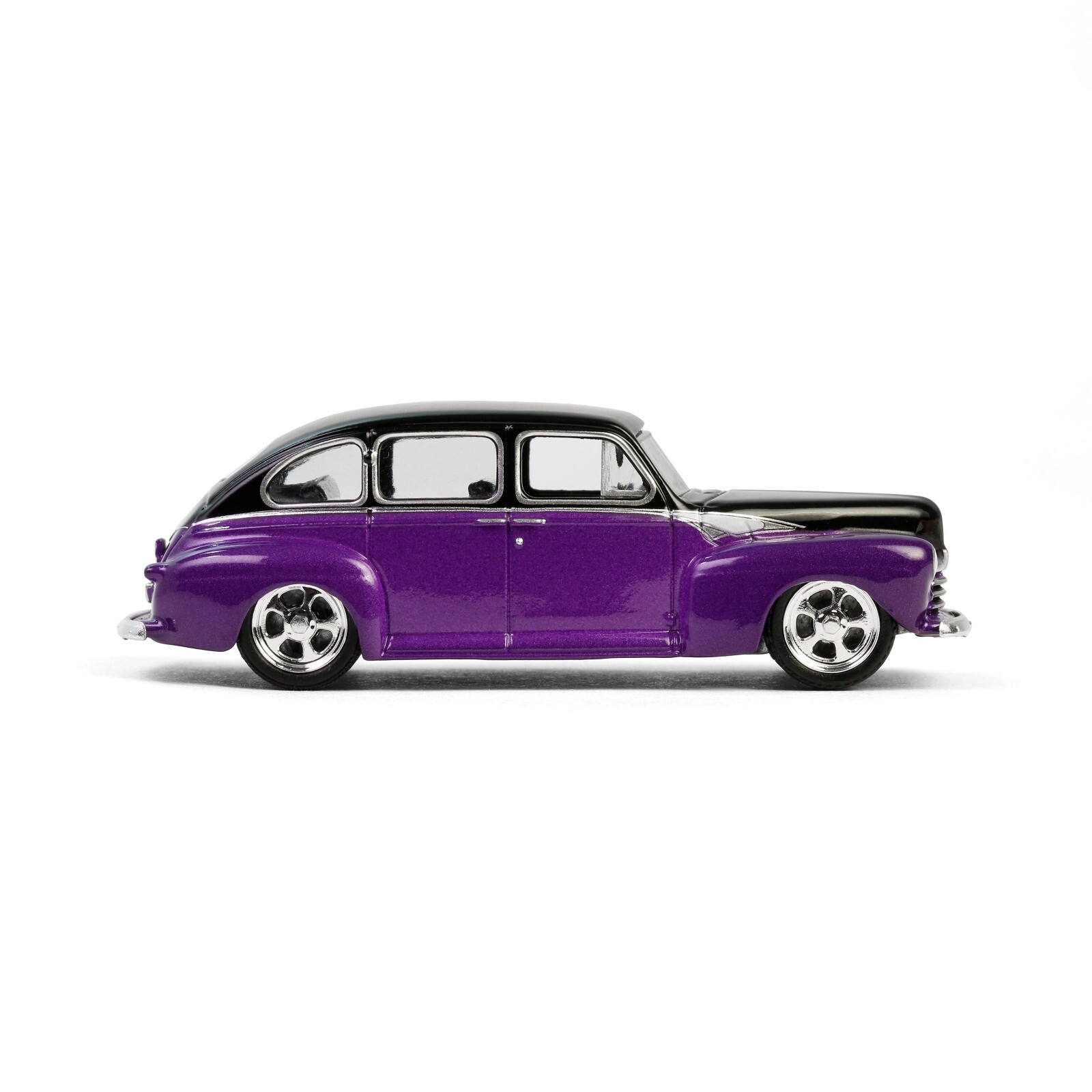 1946 Ford Fordor Super Deluxe – Purple 1:64 Scale Model – Greenlight 63070A