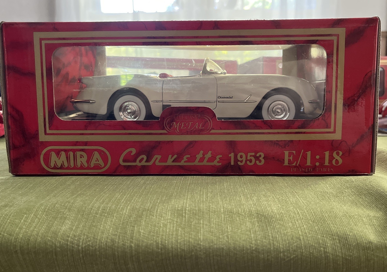 Mira Golden Line 1953 Chevrolet Corvette 1/18 Cream and Red Unopened Box