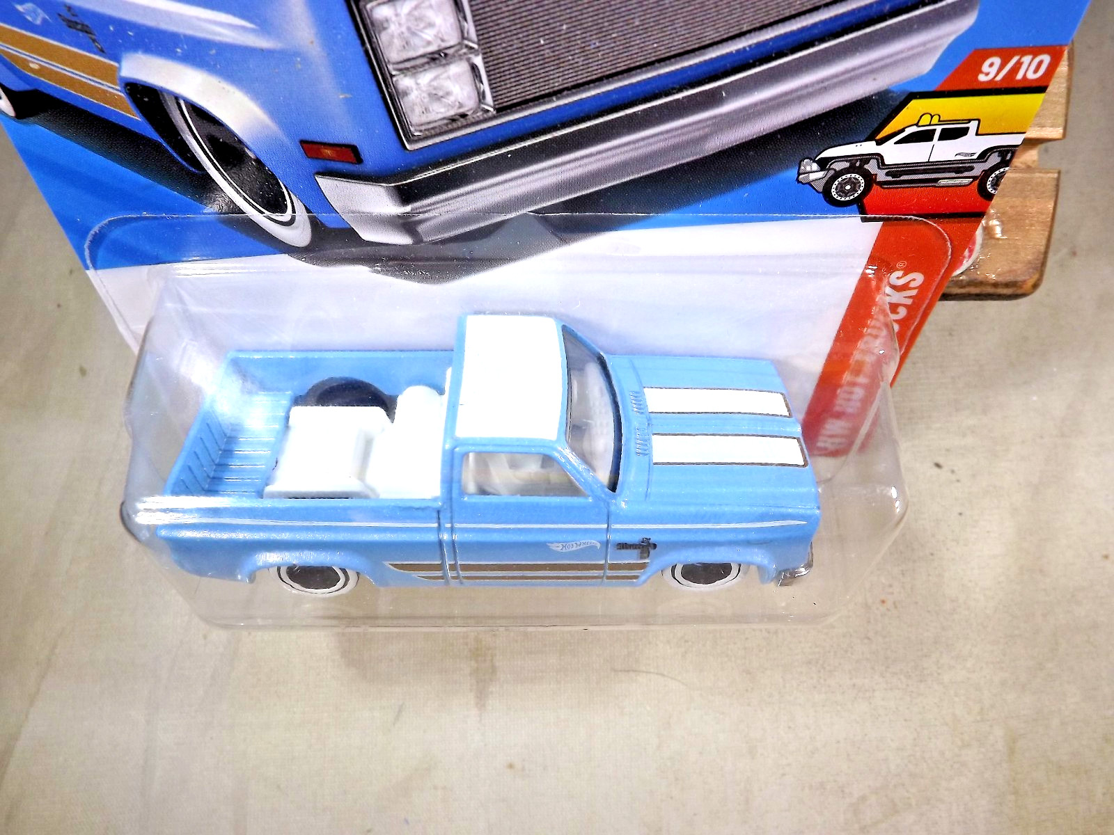 2025 Hot Wheels #157 HW Hot Trucks 9/10 ‘83 CHEVY SILVERADO Lt Blue w/WWBlack5Sp