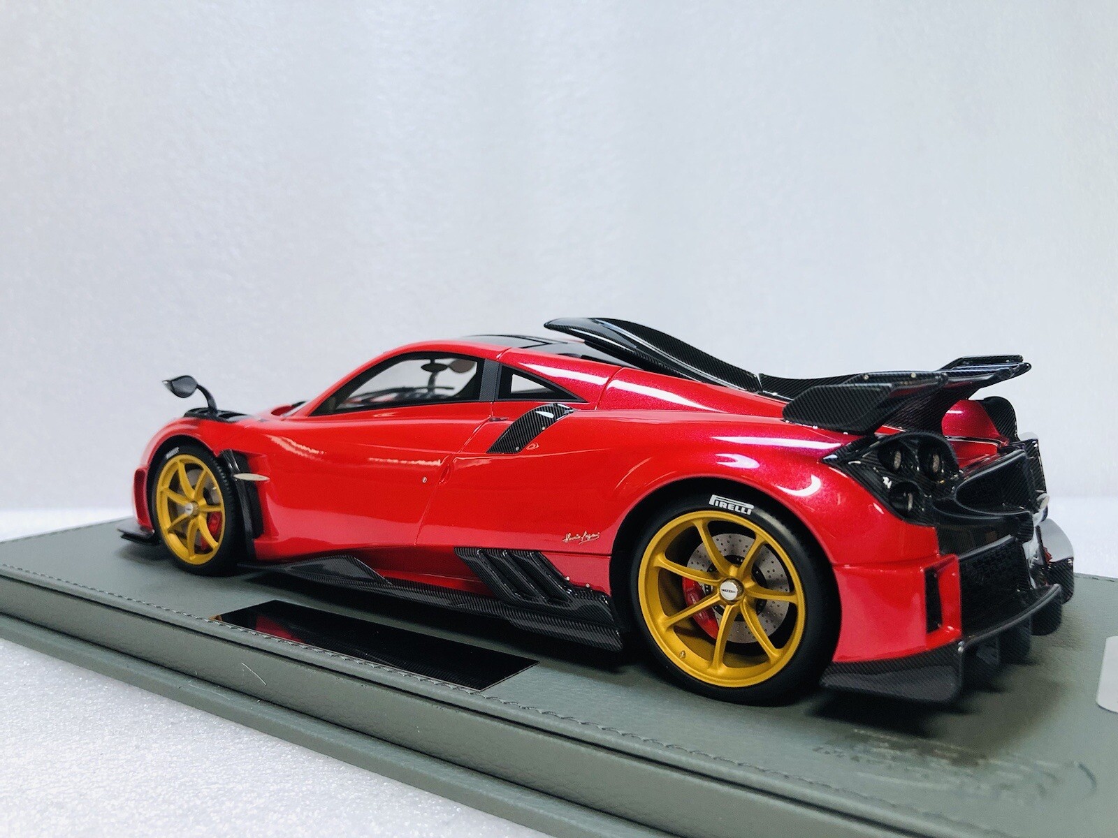 1/18 BBR Pagani Imola Azalea Red Metallic Limited 140 pcs with display case
