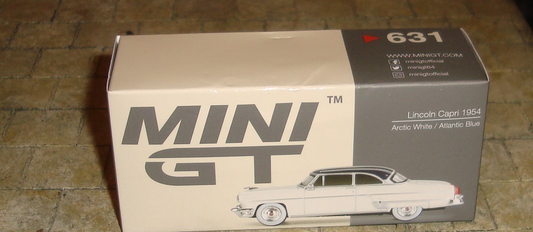 1954 LINCOLN CAPRI – ARCTIC WHITE/ATLANTIC BLUE – 1:64 SCALE – MINI GT