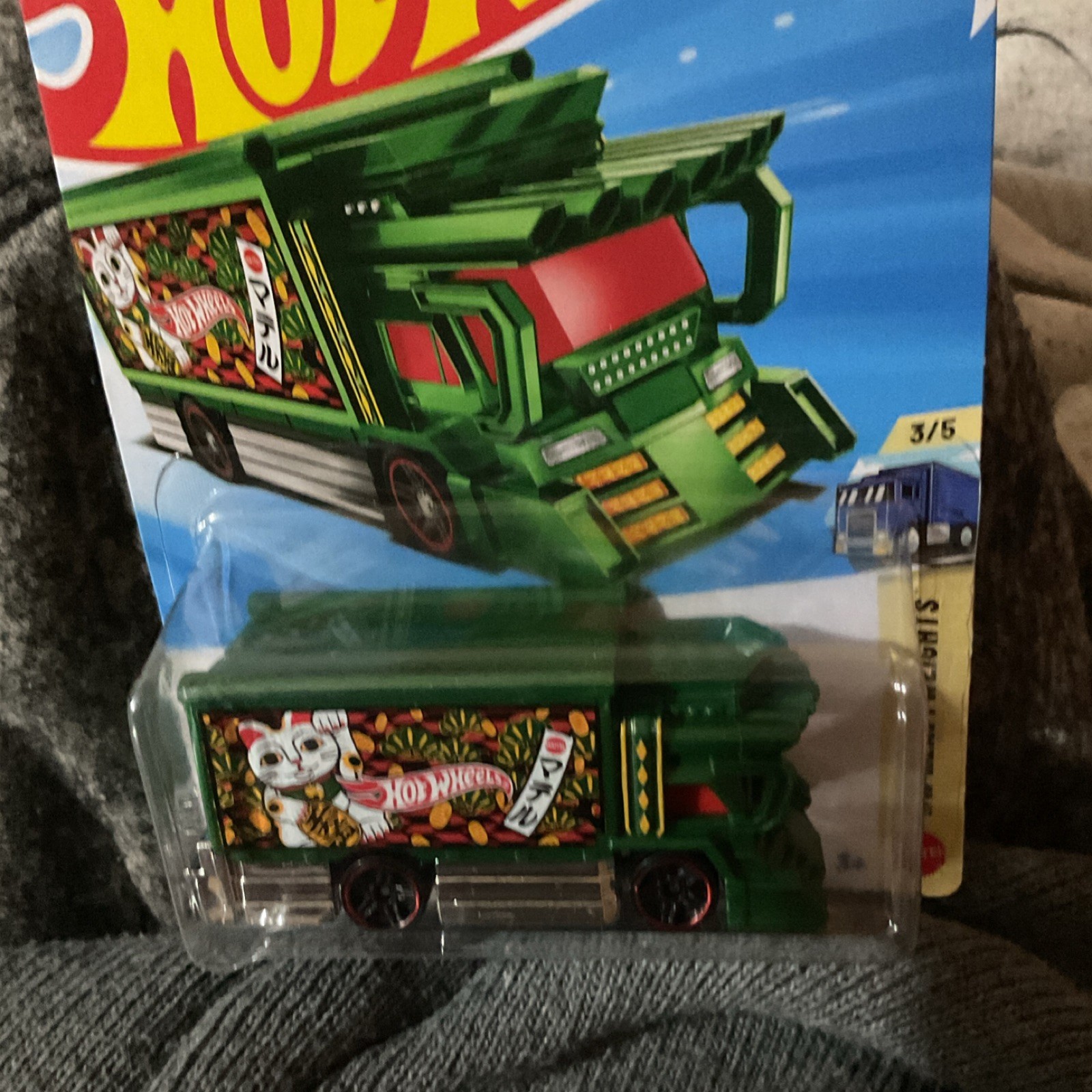 Hot Wheels 1:64 Diecast Raijin Express Truck Green Red Multicolor