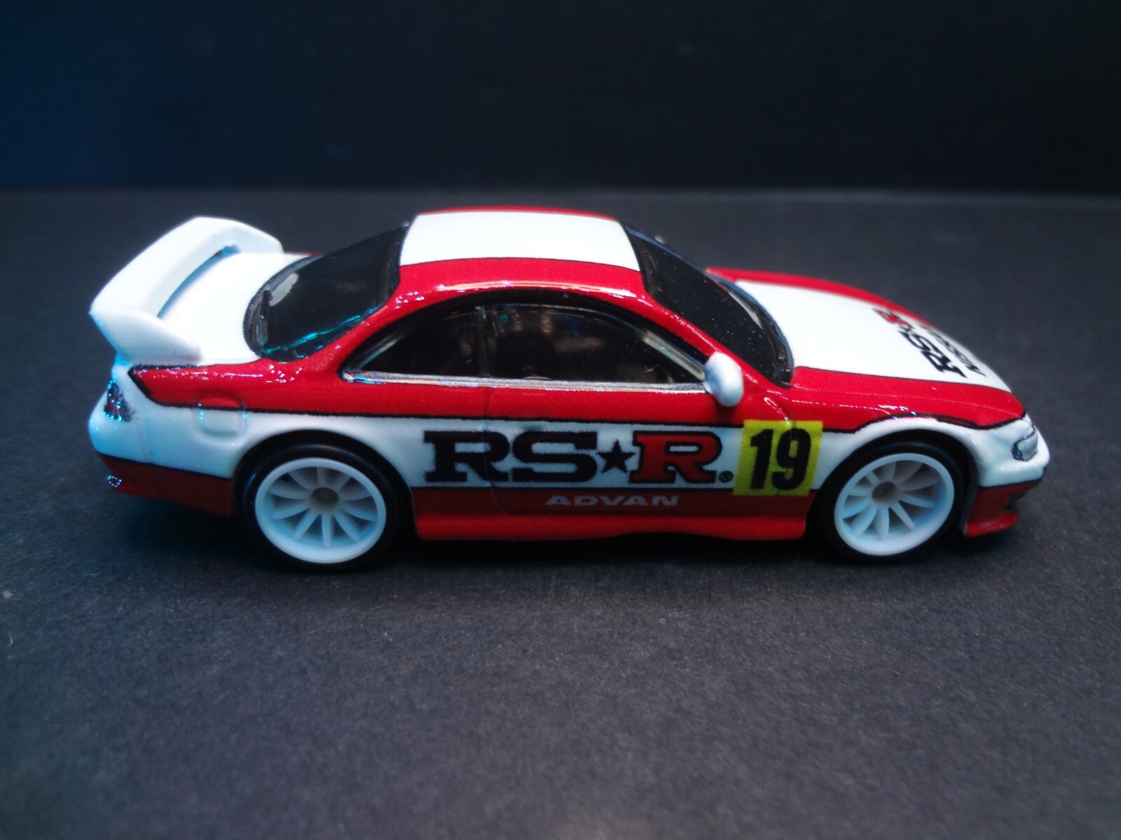 Hot Wheels Nissan 240SX (S14) – 1:64 loose