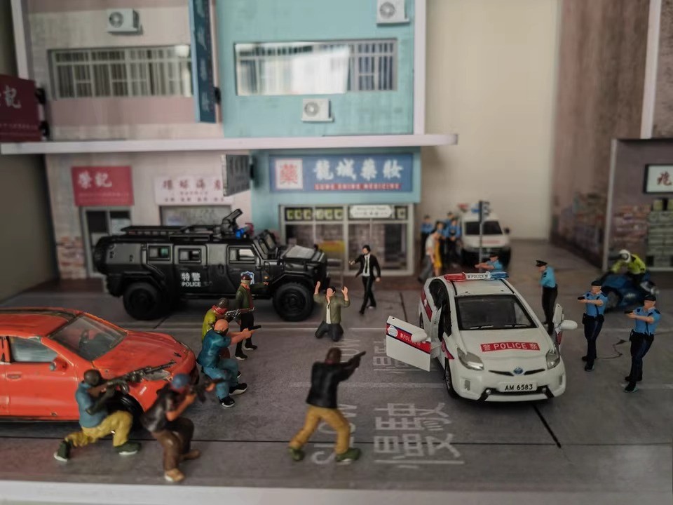 Diorama 1:64 Car Garage Model LED Lights City Street Building Scene Case Gift US
