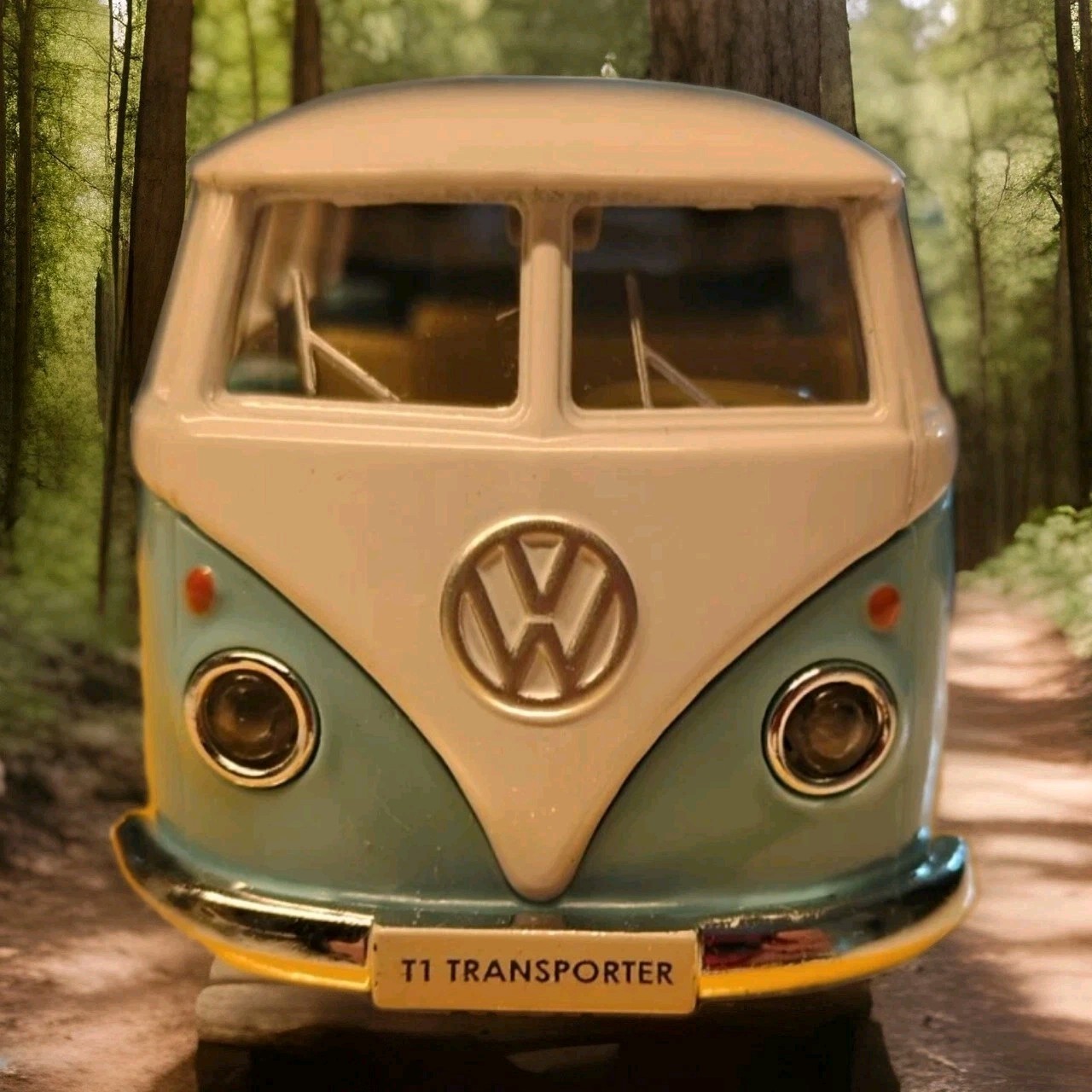 1:31 VW Volkswagen Bus Blue White Diecast Model Car With Stand & Box Opening New