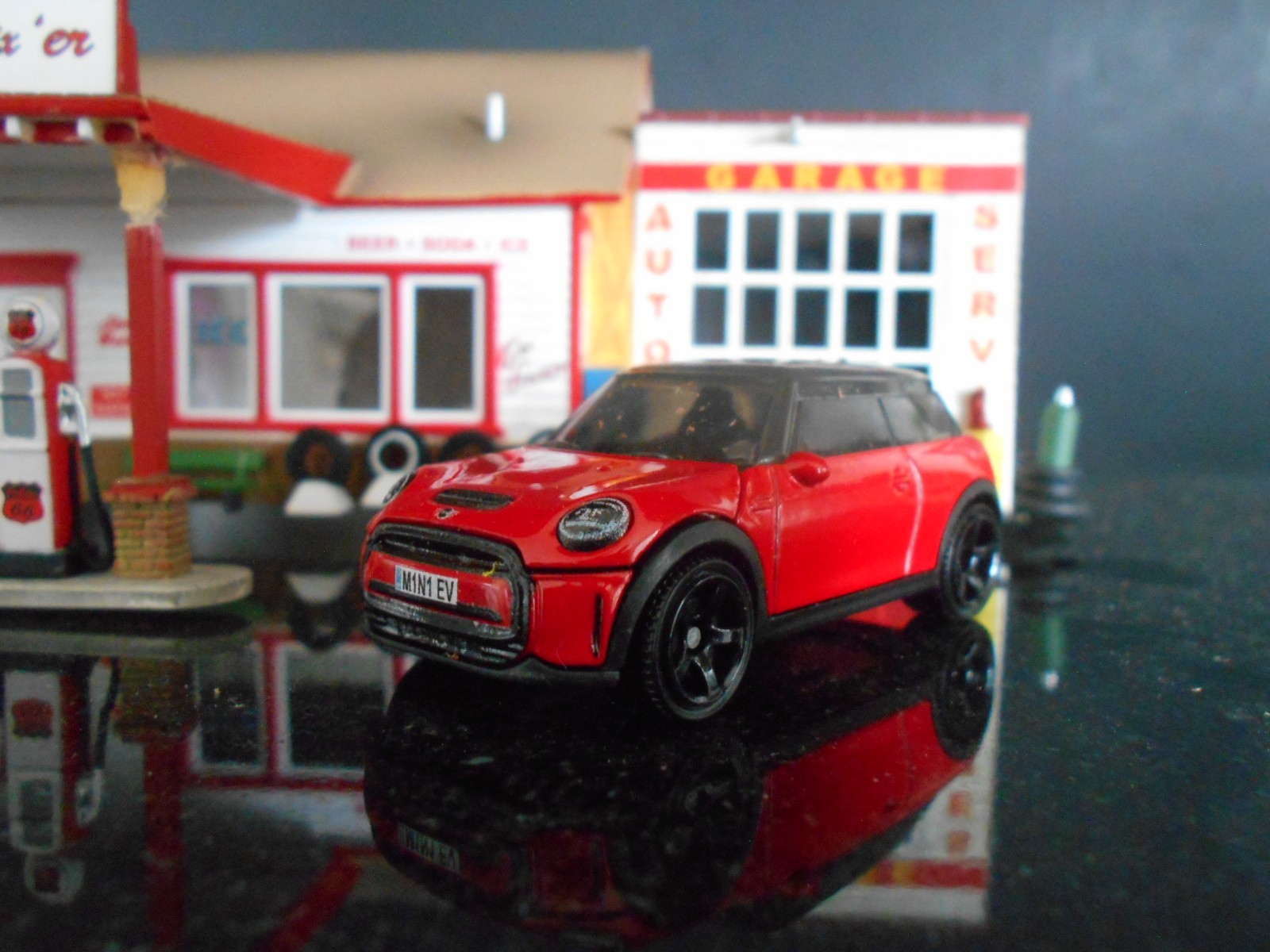 2022 Mini Cooper SE – 1/64 Scale Limited Edition – See Photos Below