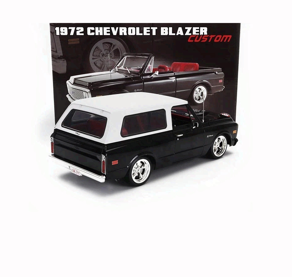 1972 CHEVROLET BLAZER 2WD CUSTOM BLACK & WHITE 1:18 SCALE