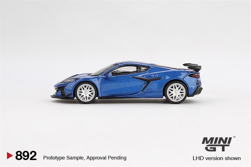 MINI GT 1:64 Corvette Z06 2023 Elkhart Lake Blue Metallic Car