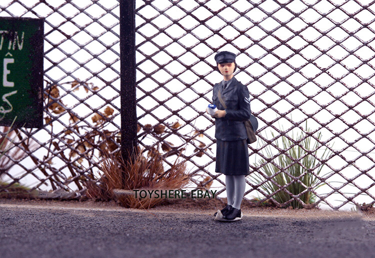 1/72 TANK 1:72 WW2 Germany lieutenant UK female civil service toy TotalWar