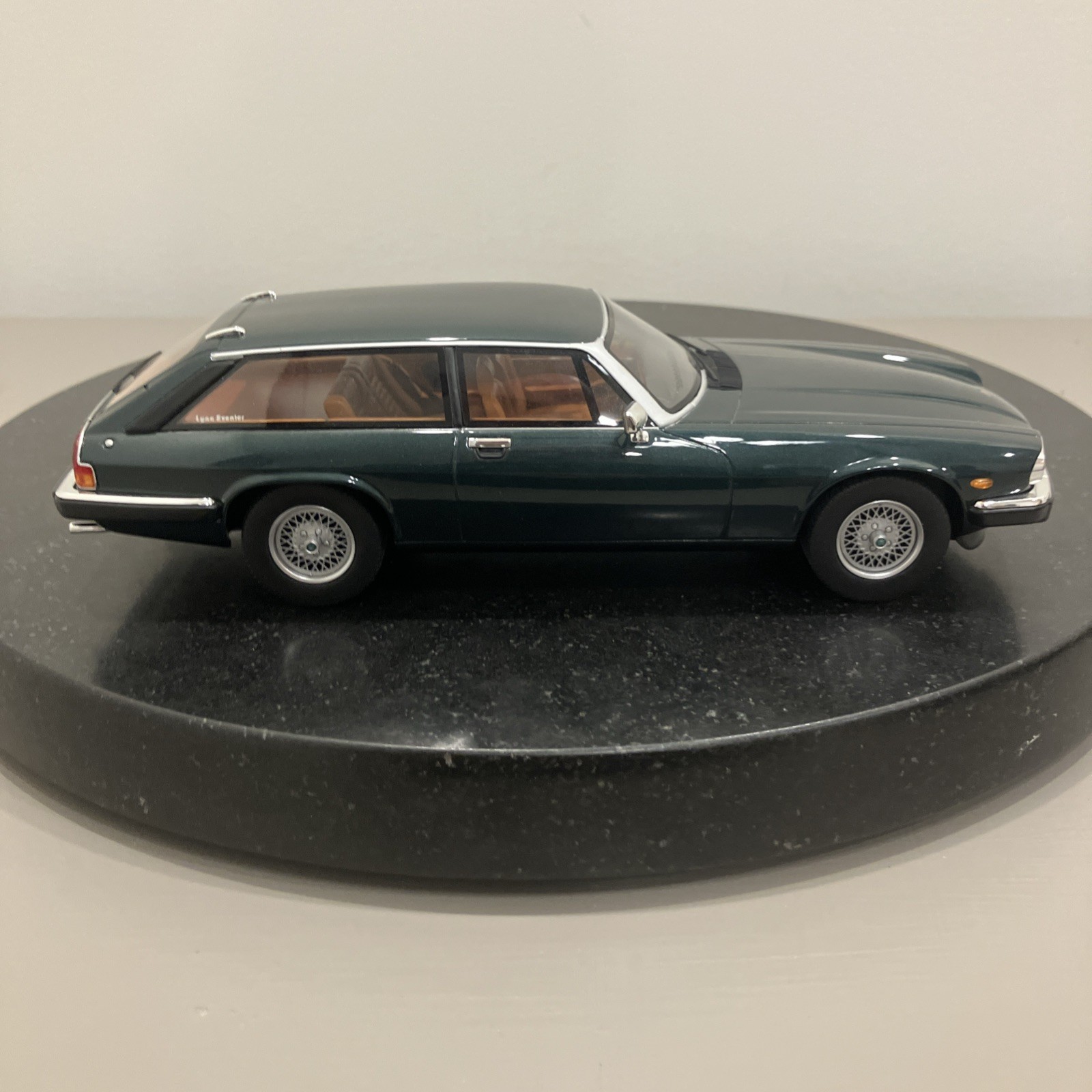 1:18 Scale GT Spirit 1983 Jaguar XJS Lynx Eventer Green