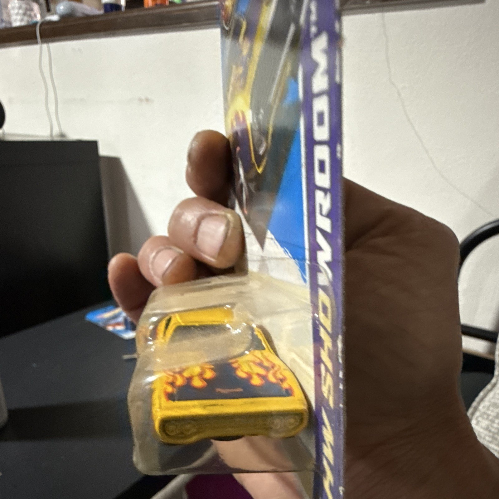 Hot Wheels 1:64 1971 Plymouth Road Runner Yellow Flames Unopened