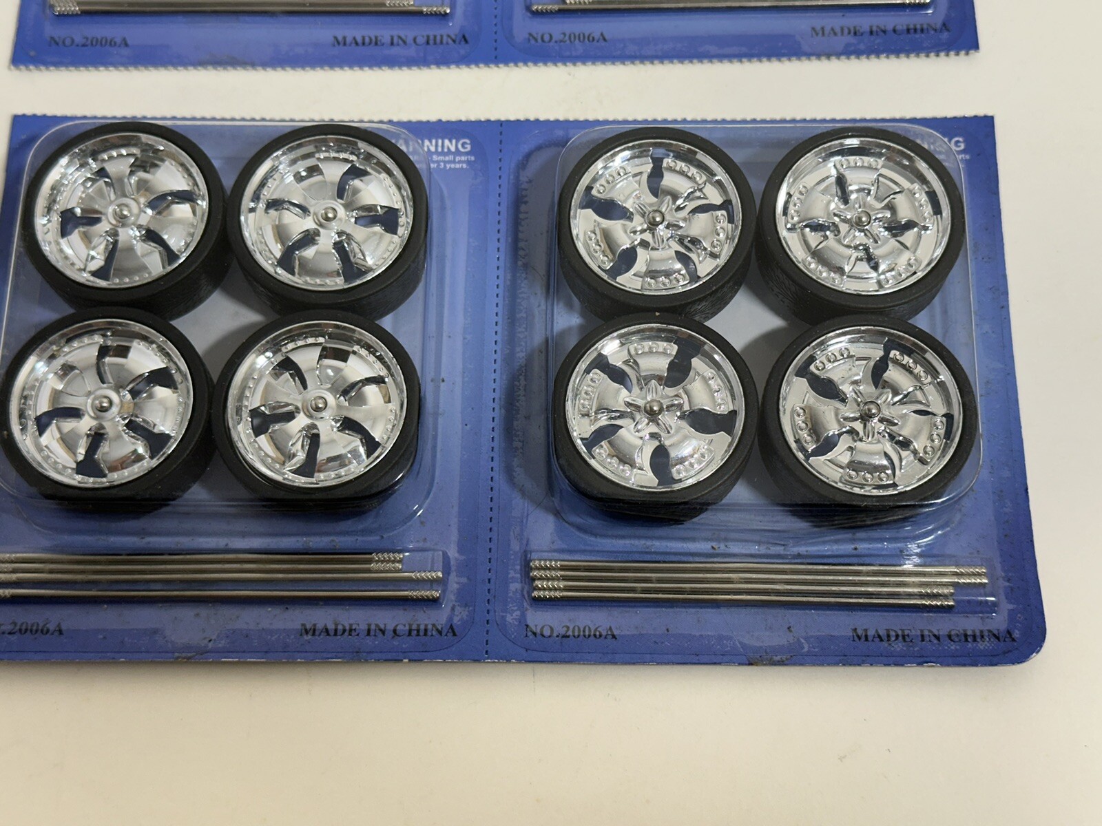 4 SET SPINNING CAR WHEELS FOR 1:18 – 1:16 CARS REPAIRING CUSTOMIZED 1.5″X0.5″