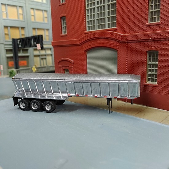 1/87 HO Scale Custom Built 3D Printed Chrome Triaxle Flowboy Dump Trailers.