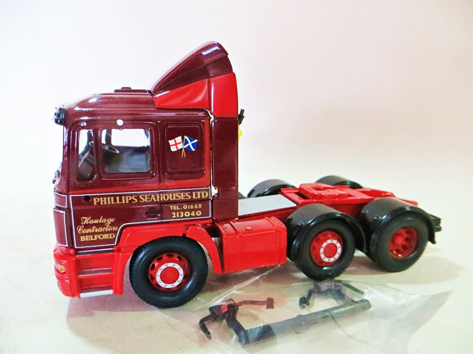 CORGI ‘MAN F2000 TRACTOR UNIT/CAB ONLY, PHILLIPS OF SEAHOUSES’ 1:50 CC12012