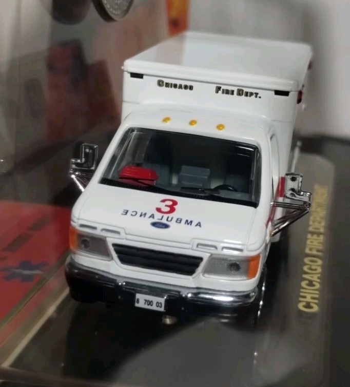 Code 3 Chicago Fire Department Ford E-350 Ambulance 3 EMS #12056