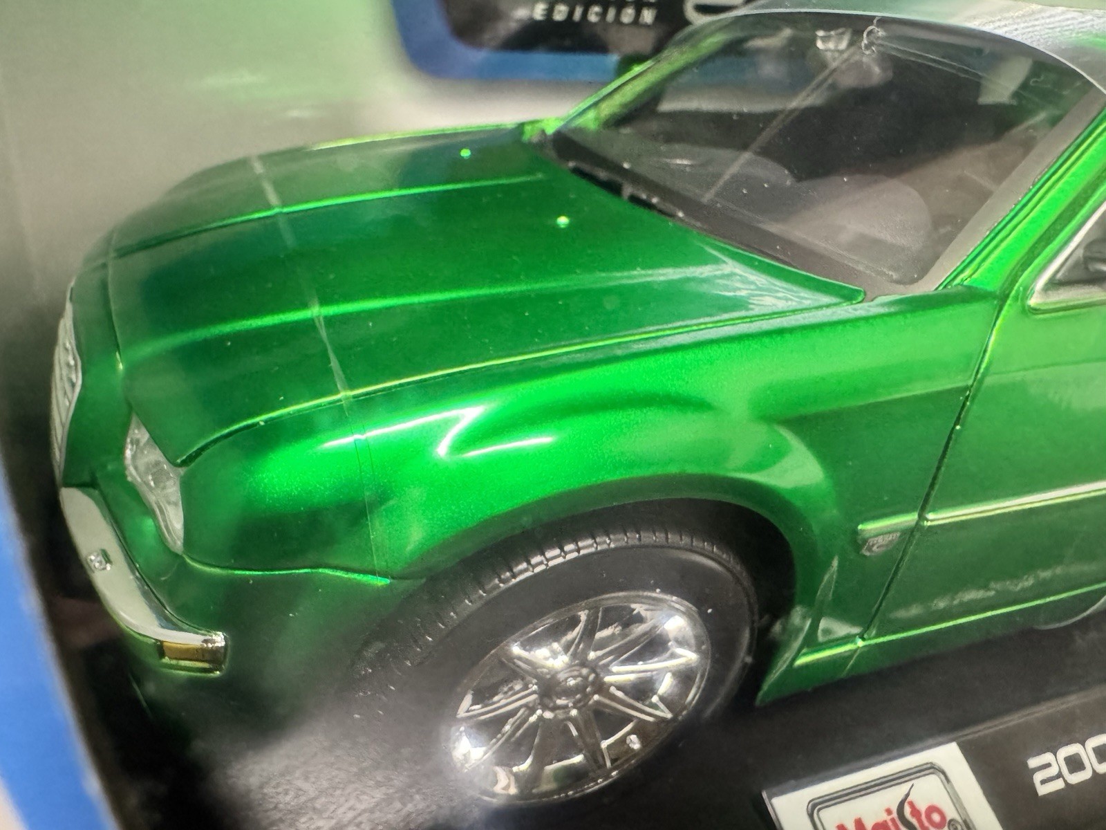Maisto 1:18 2005 Chrysler HEMI 300C Diecast Model Car Special Edition Green