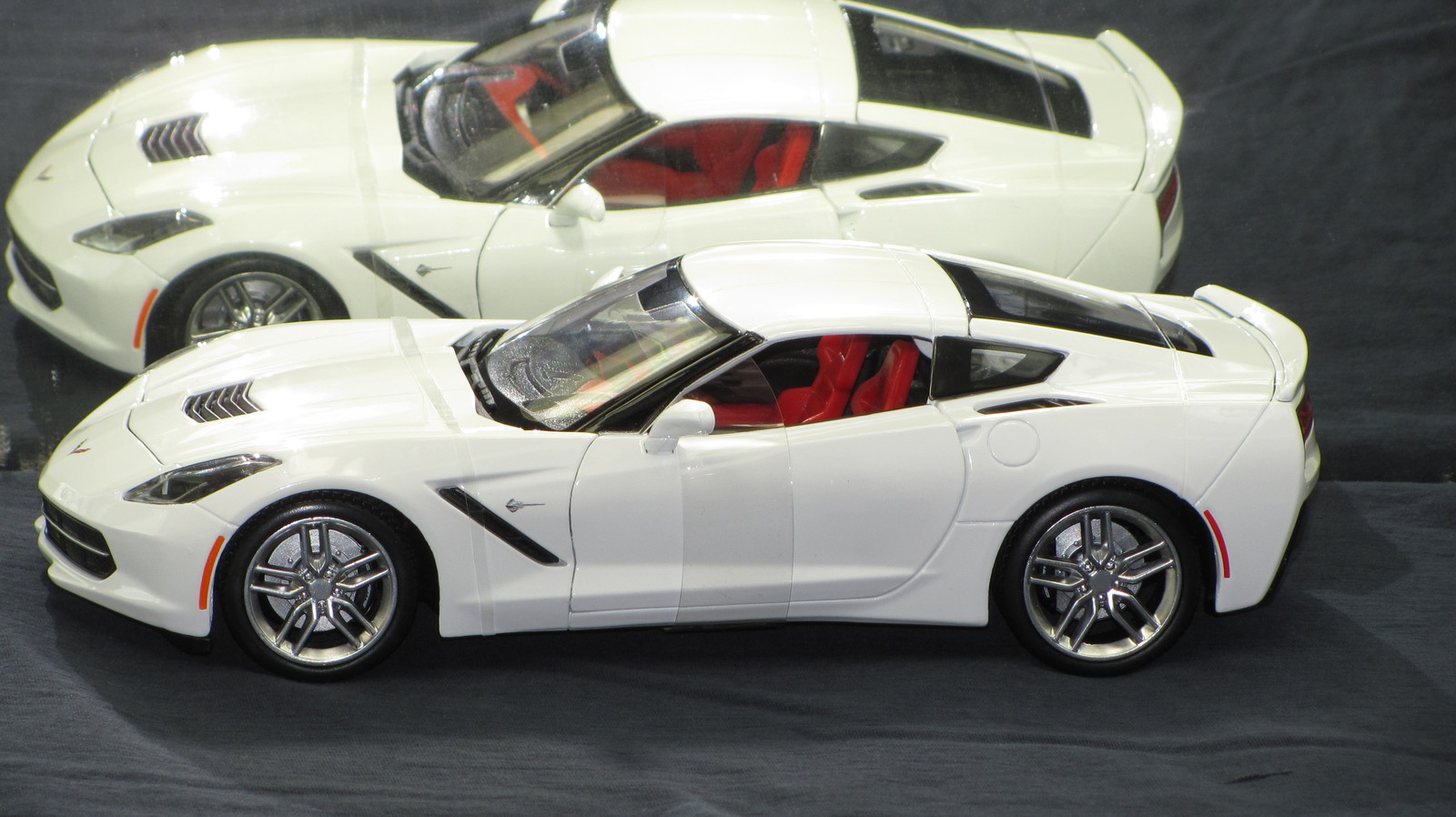 2014 CORVETTE Z51 STINGRAY ARTIC WHITE NEW IN BOX 1:18