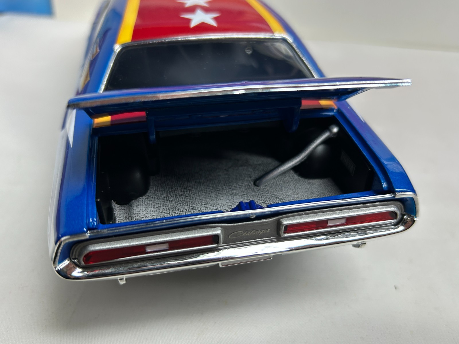 1:18 ATOMIC AUTO KRAFTERS ROD SHOPS 1971 DODGE CHALLENGER 1 OF 300