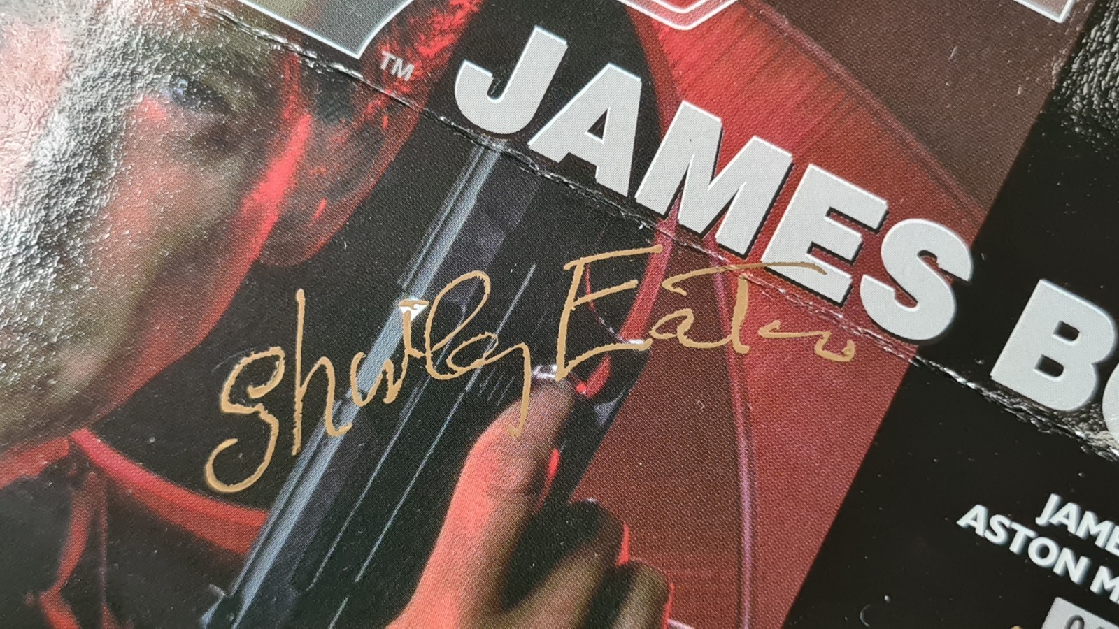 Corgi 04303 James Bond DB5 Signed Shirley Eaton Caroline Munro Valerie Leon 1/36