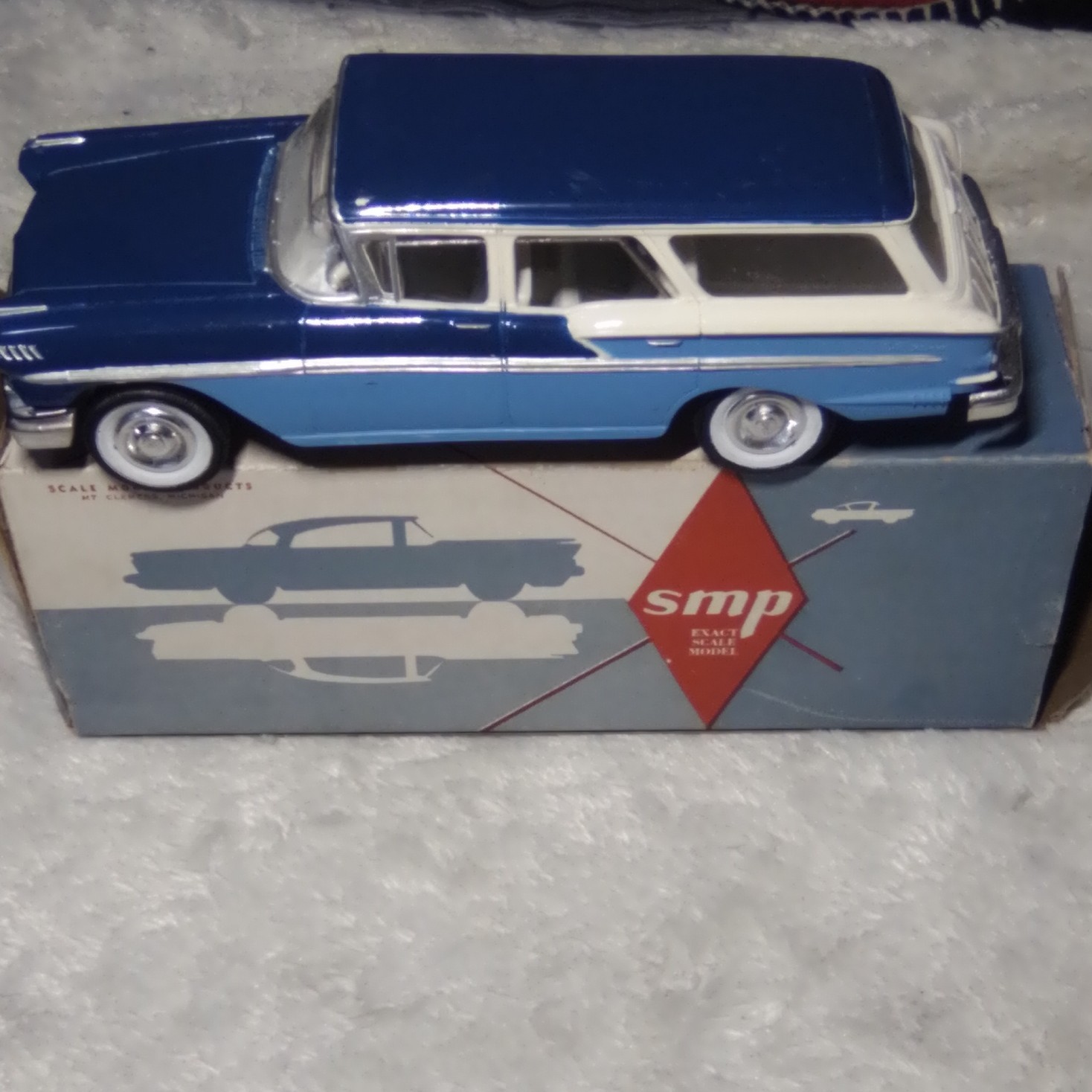 SMP Exact Scale Series 1:43 1958 Chevrolet Station Wagon Diecast Blue/White Box
