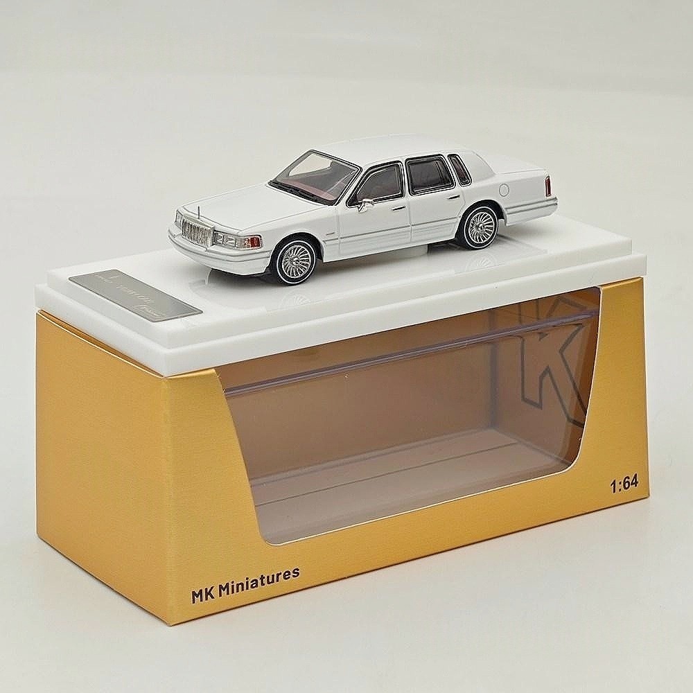 1/64 MK Miniatures Lincoln Town Car Luxury Sedan Limited Diecast Metal Model Car