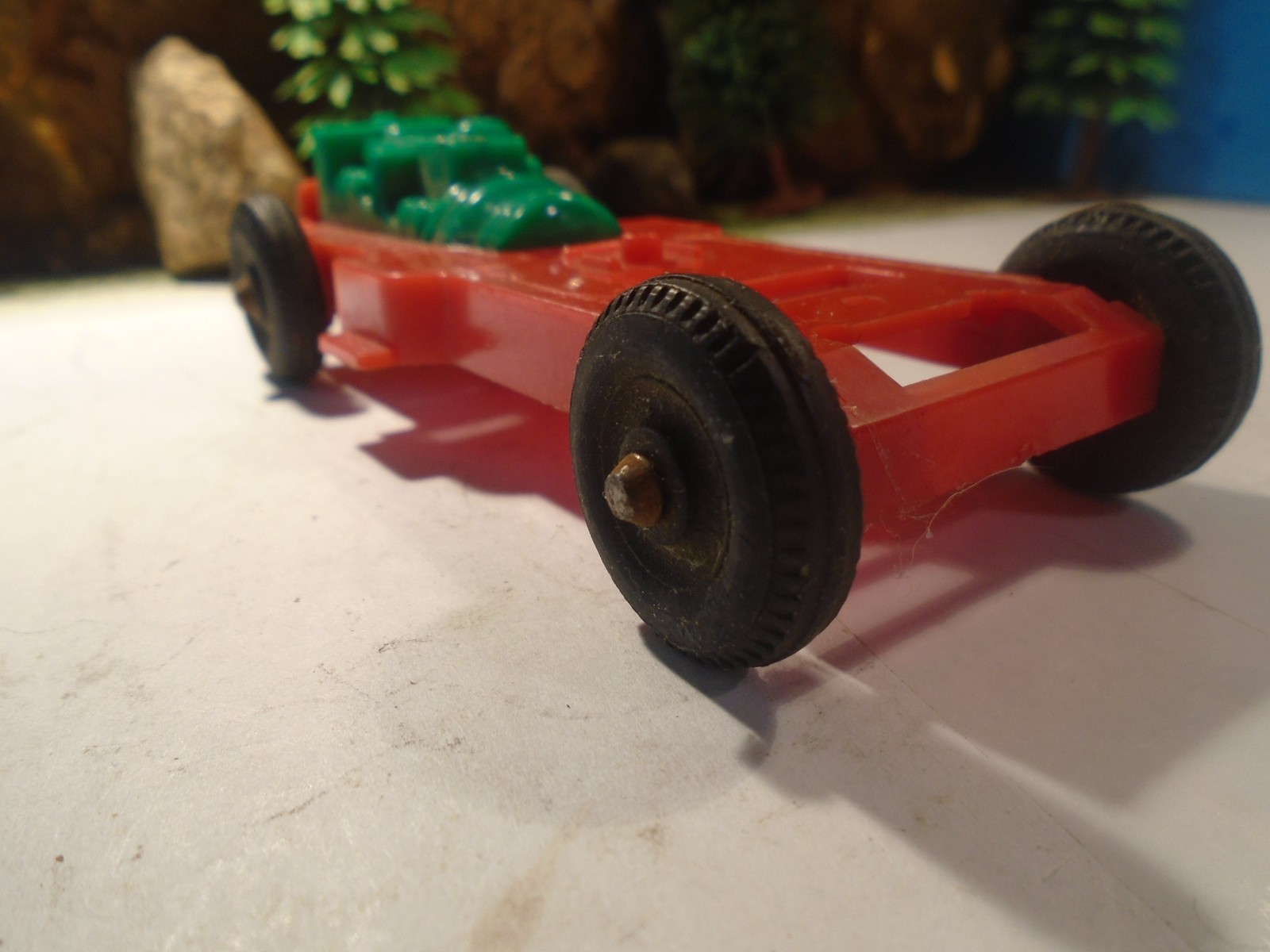 HULBY KIDDIE TOY TRUCK PLASTIC BASE CHASSIE, MOTOR AND WHEEL SET 1-185-1