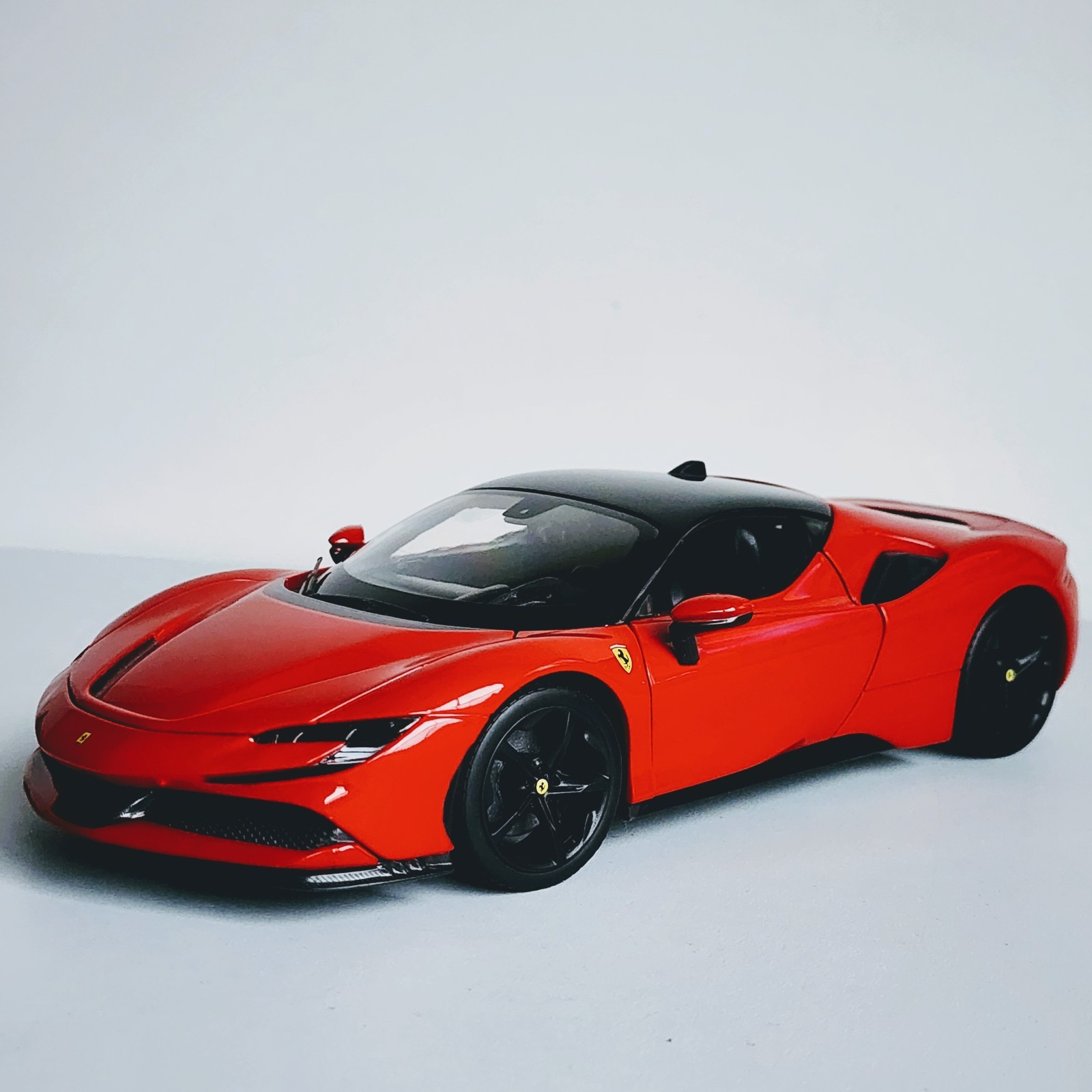 Maisto Special Edition Ferrari SF90 Stradale Red 1:18 Diecast