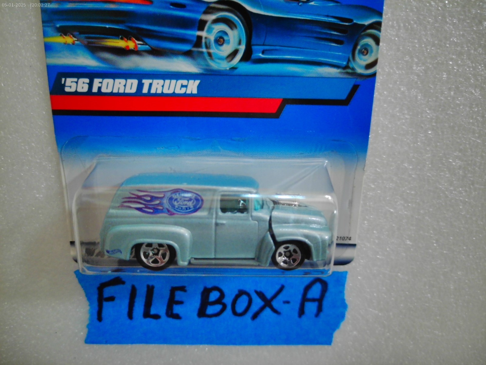 HOT WHEELS 1956 FORD TRUCK PANEL # 927 NEW 1:64