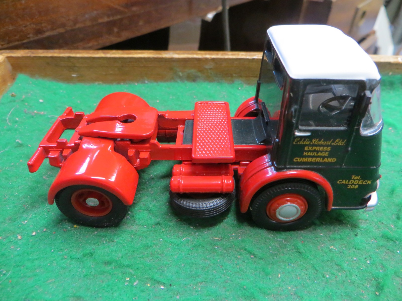CORGI CLASSICS ERF KV TRACTOR UNIT EDDIE STOBART 11601 1/50 N-MINT