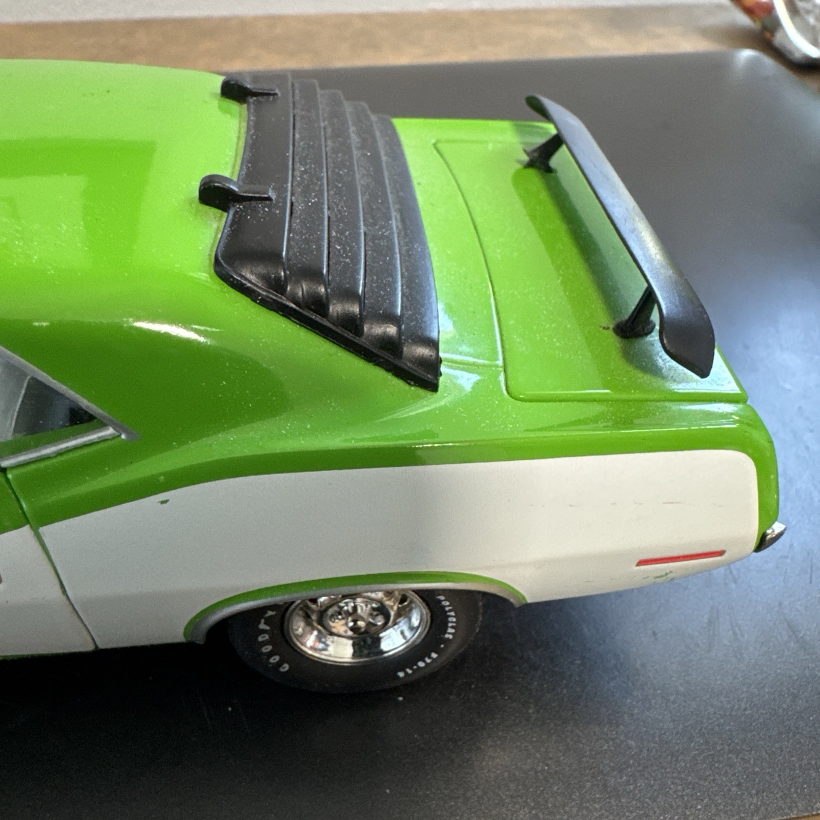 Die Cast Car Vintage 1971 Cuda 440 Green 1:24