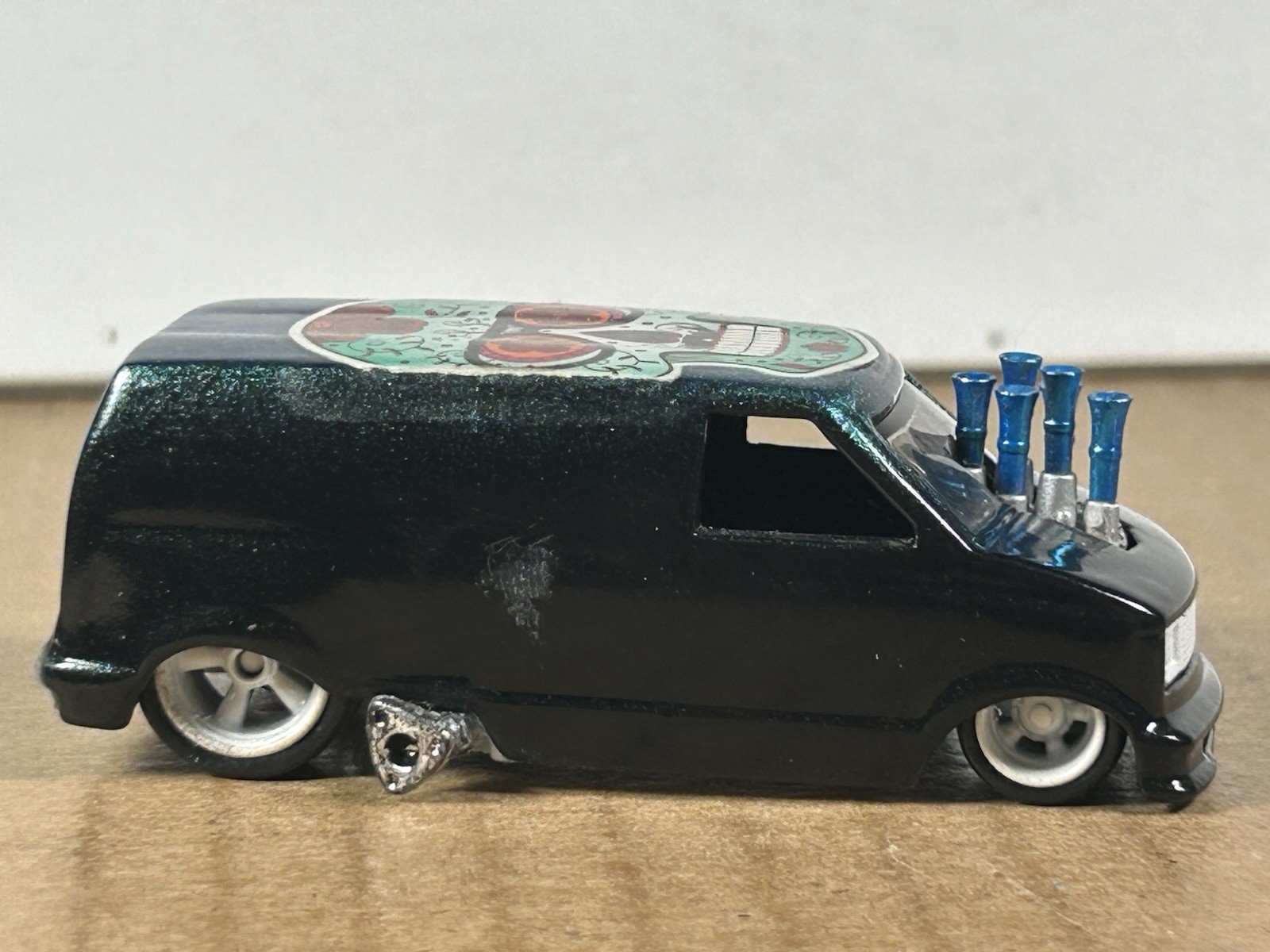 Hot Wheels ‘85 Chevy Astro Van Customized Hot Rod Rolls Great Loose