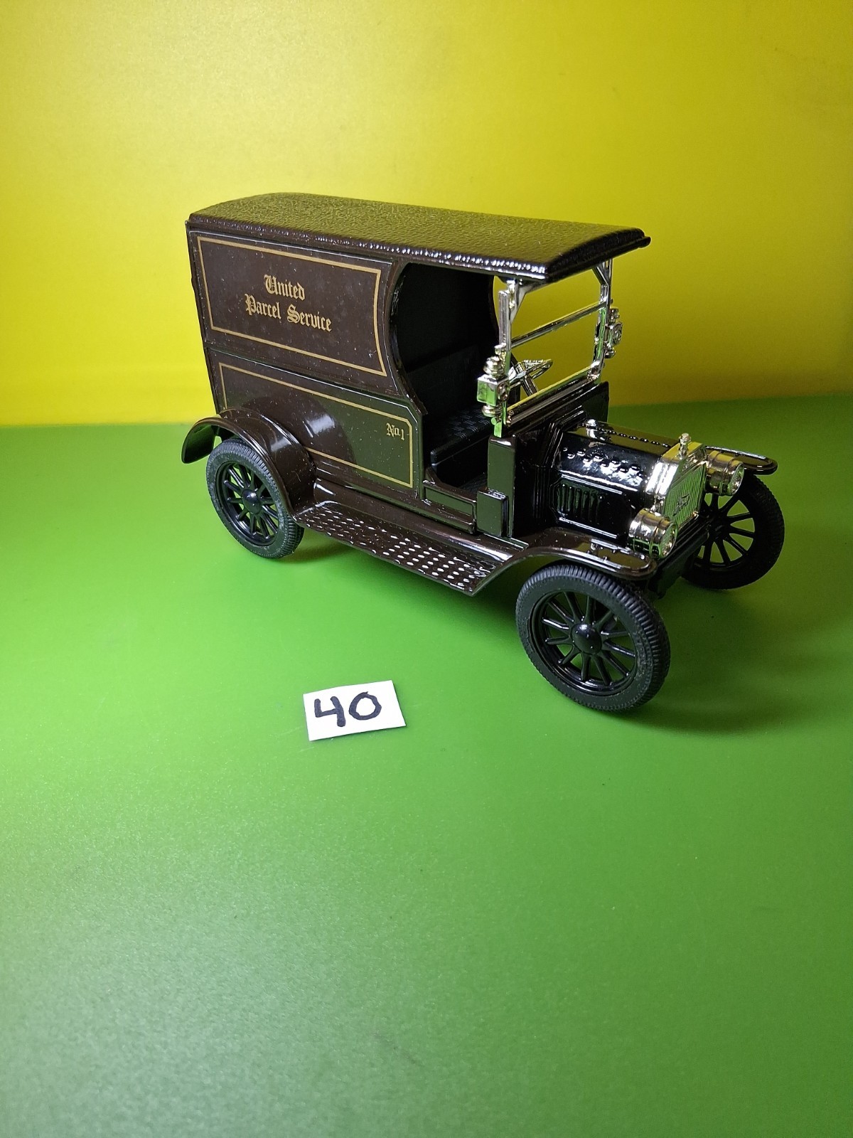 UPS United States Parcel 1913 Model T Package Car Panel Side Truck