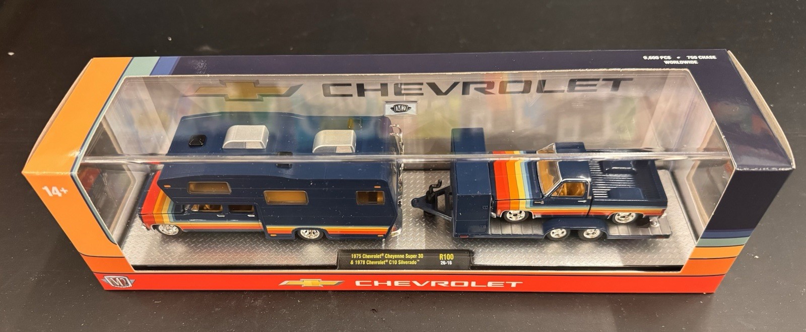 M2 Machines Dually Hauler Camper ‘75 Chevy Cheyenne Super 30 & ‘78 Chevy C-10 🔥