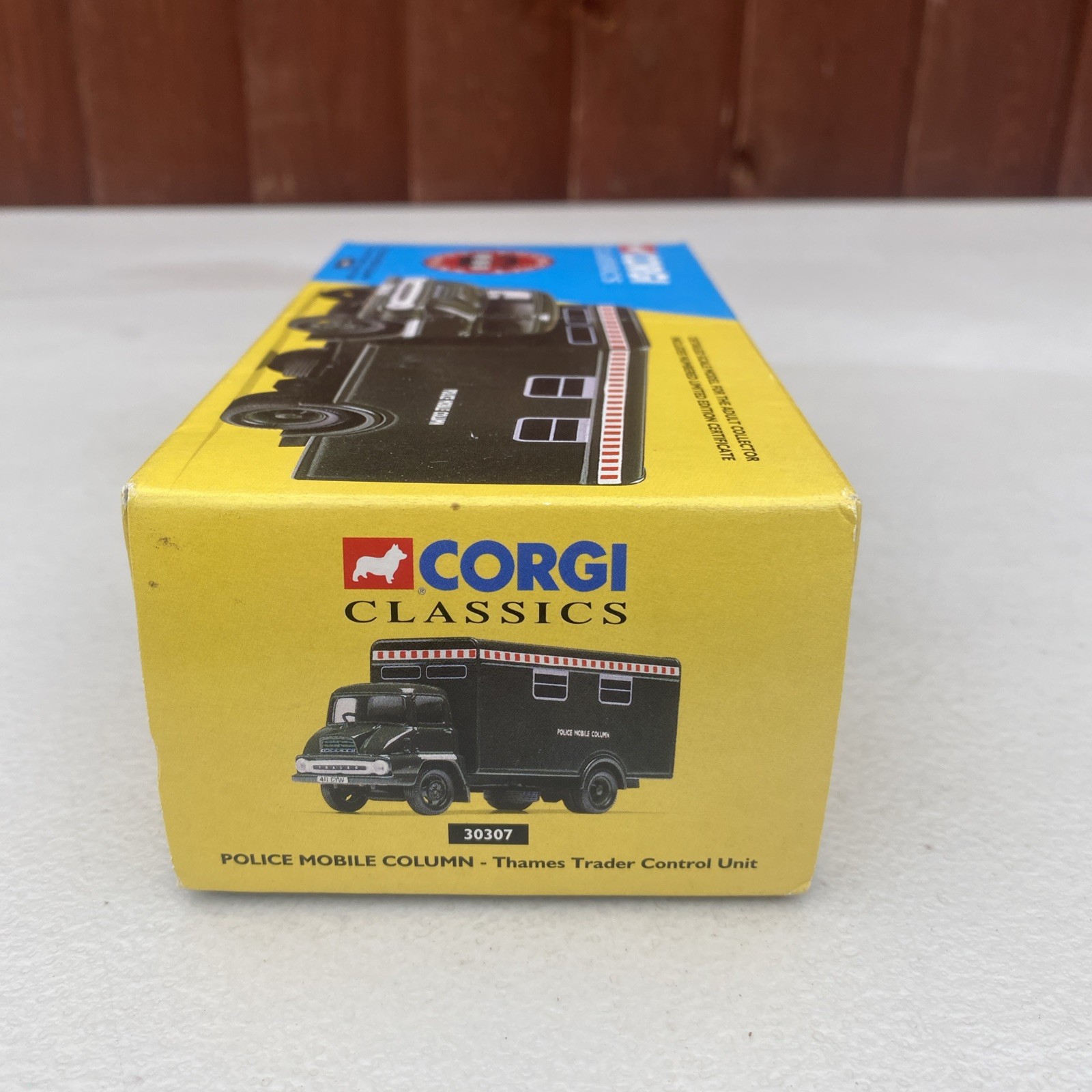 Corgi Classics 30307 Police Mobile Column Thames Trader Control Unit 1:50 Scale