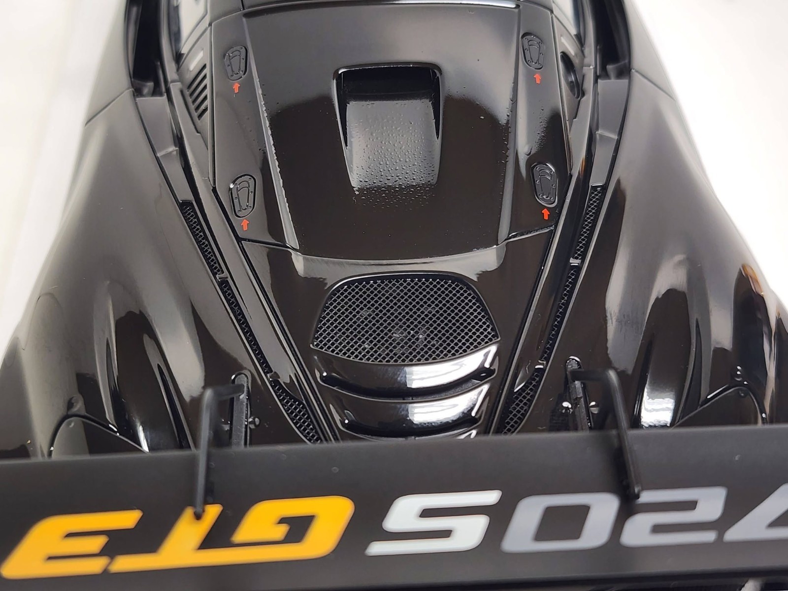 AUTOart – 1/18 die cast: McLaren 720S GT3, gloss black