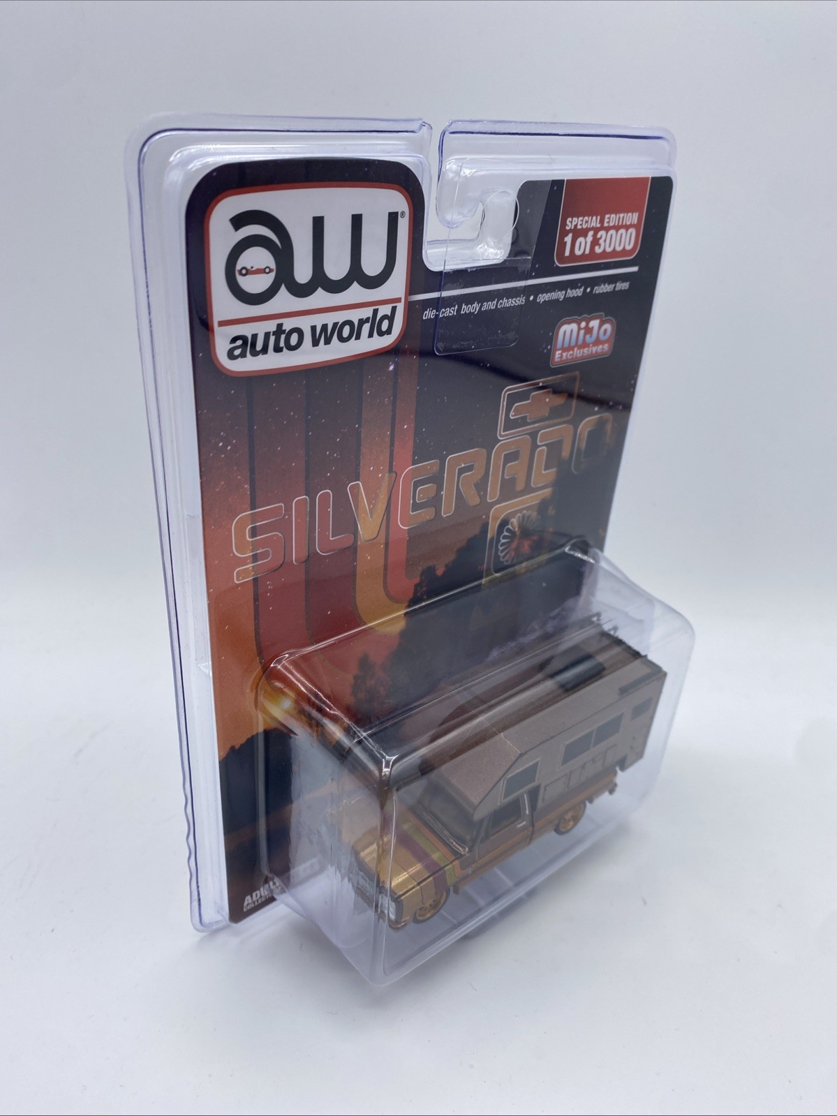 1983 CHEVROLET SILVERADO PICKUP W/CAMPER BRONZE 1/64 DIECAST AUTO WORLD CP8072