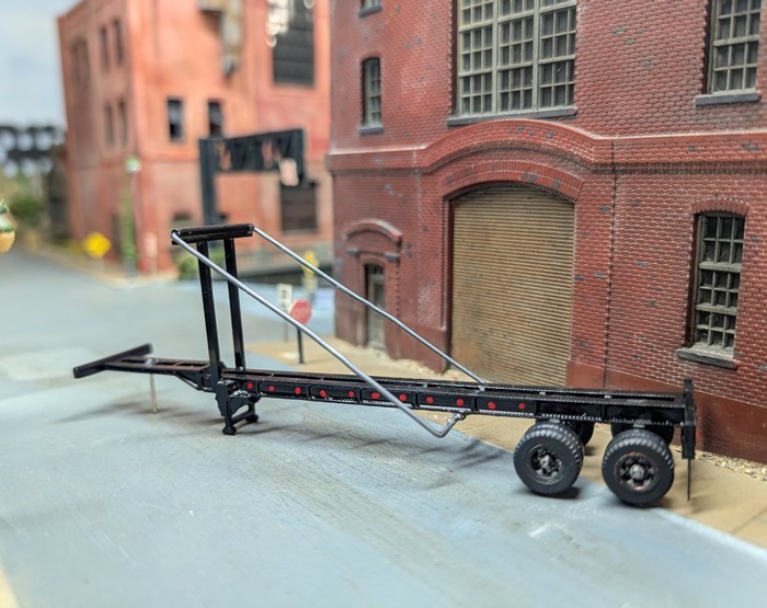 Custom Built 1/87 HO Scale Roll Off Semi Trailer & Dumpster. 3D Printed Models.