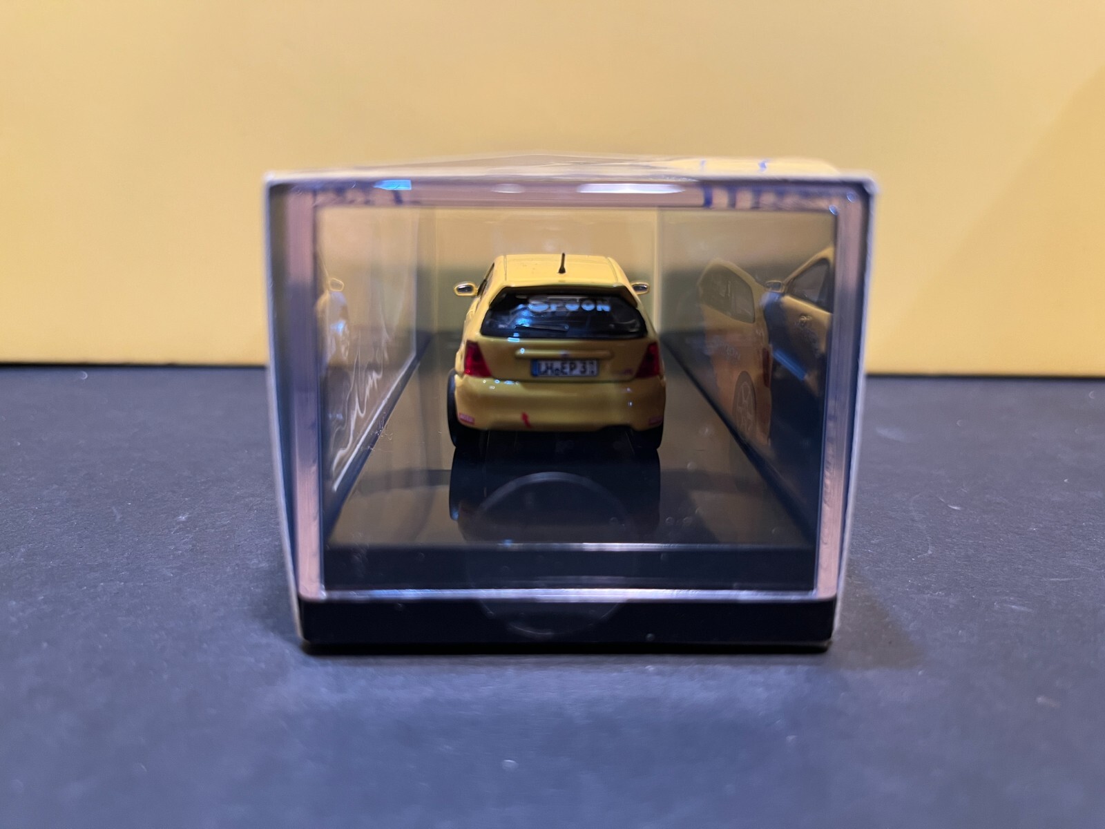1/64 2001 HONDA CIVIC TYPE R EP3 SPOON LIVERY BLUE AND YELLOW